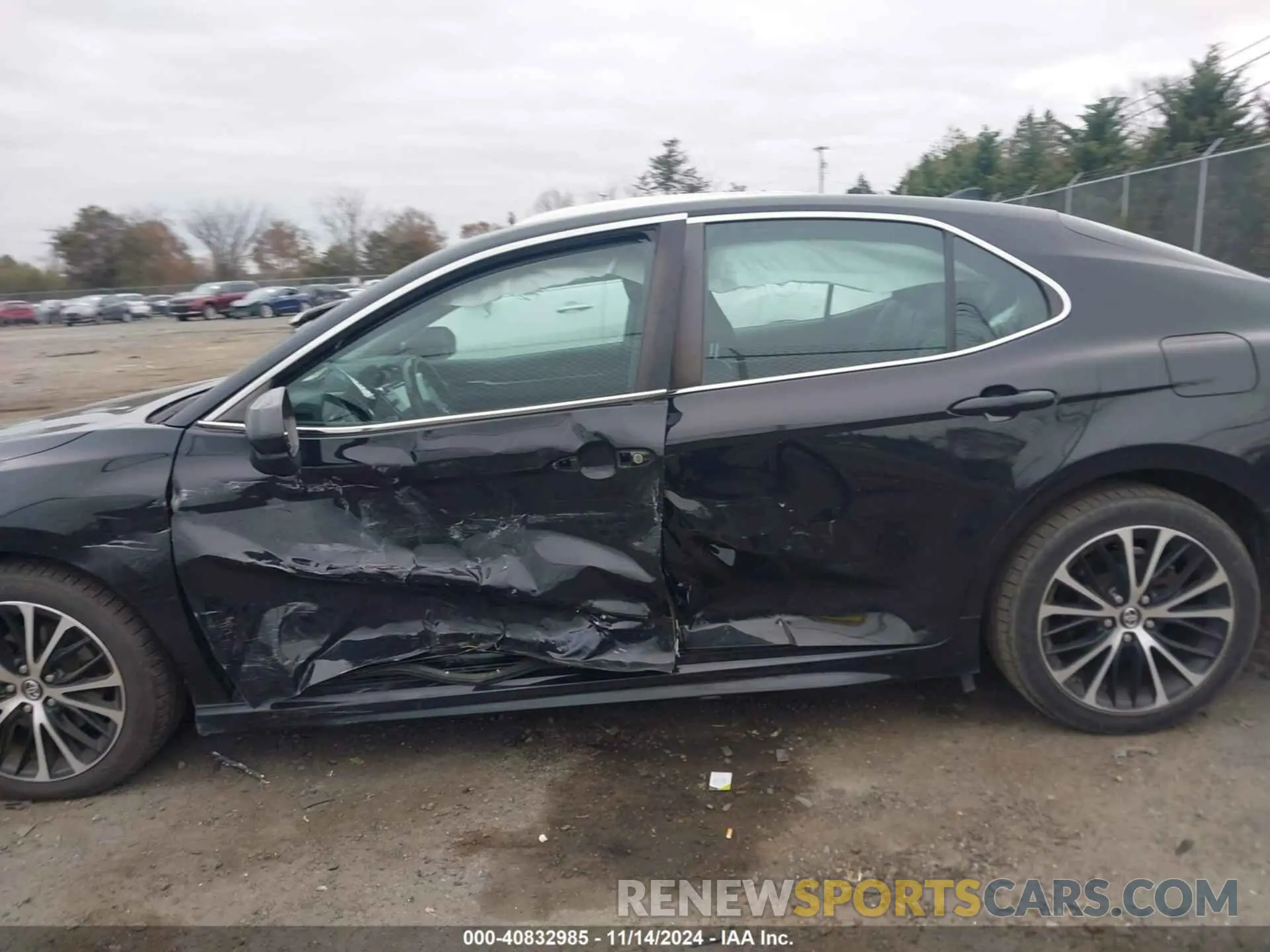14 Photograph of a damaged car 4T1B11HK4KU842252 TOYOTA CAMRY 2019