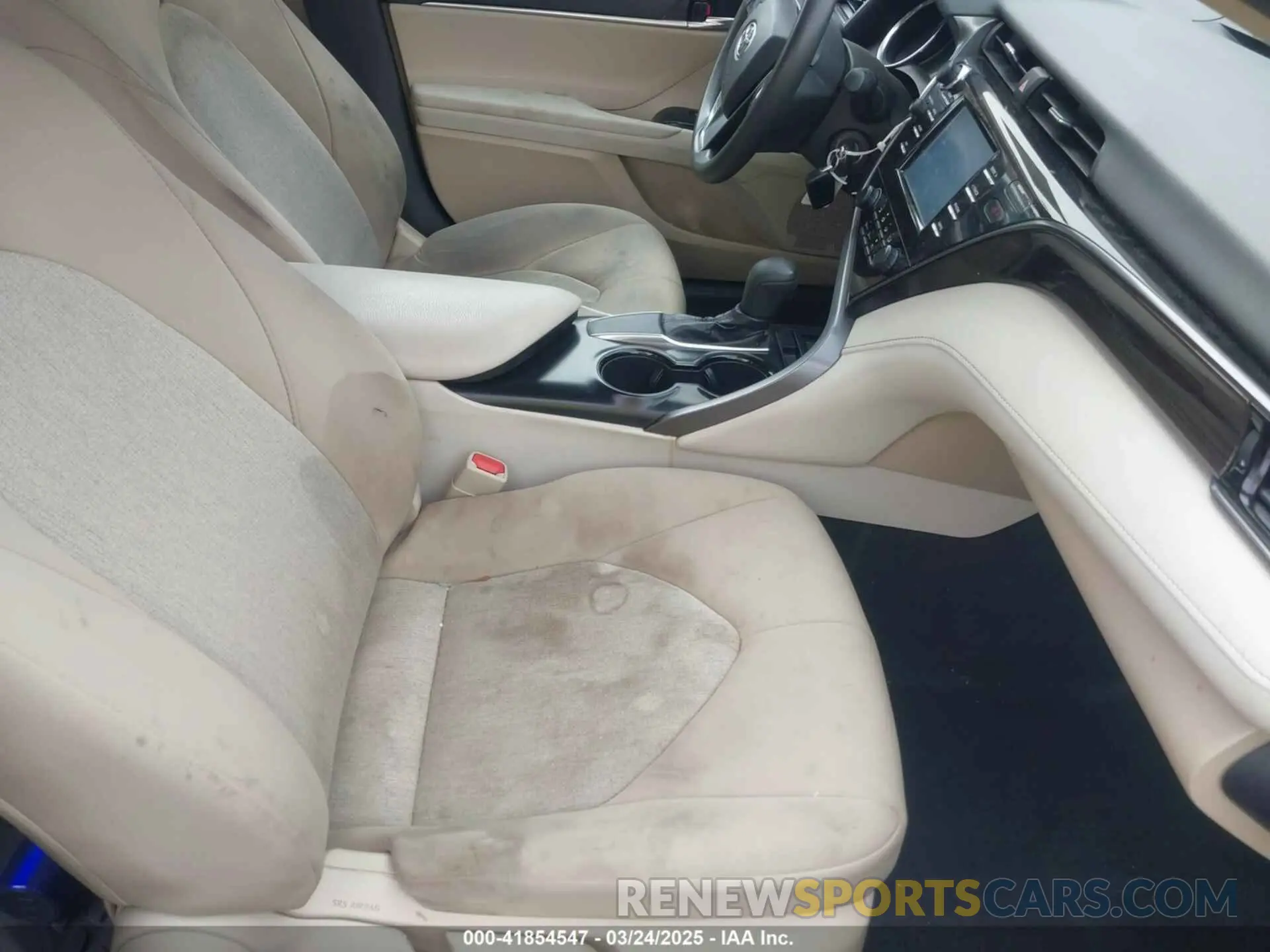 5 Photograph of a damaged car 4T1B11HK4KU848696 TOYOTA CAMRY 2019