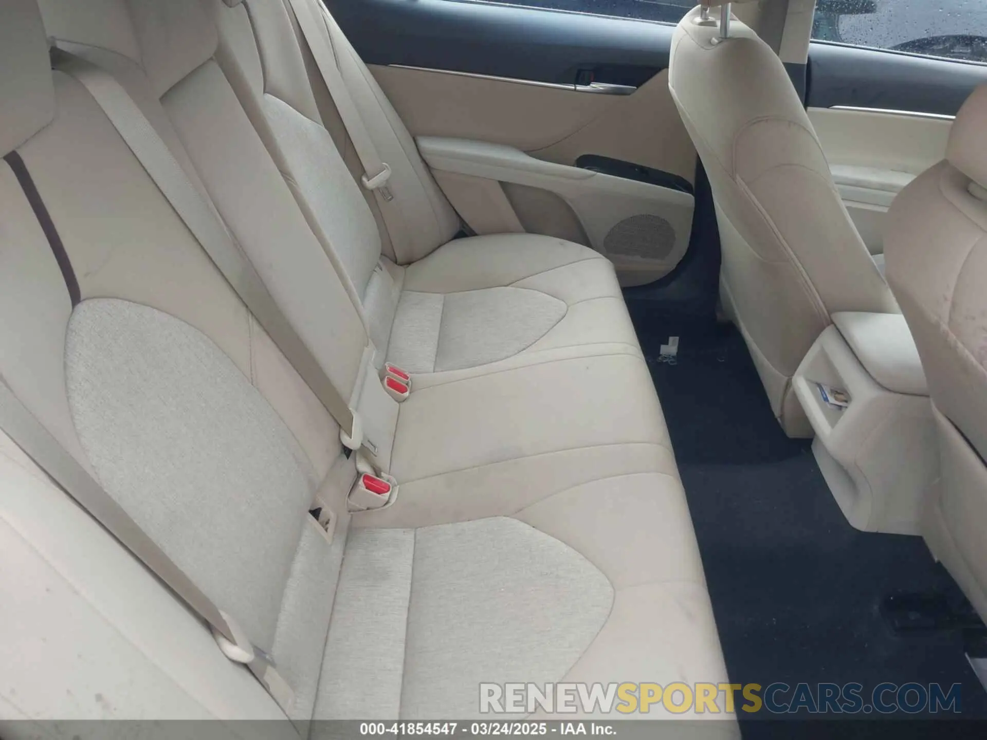 8 Photograph of a damaged car 4T1B11HK4KU848696 TOYOTA CAMRY 2019