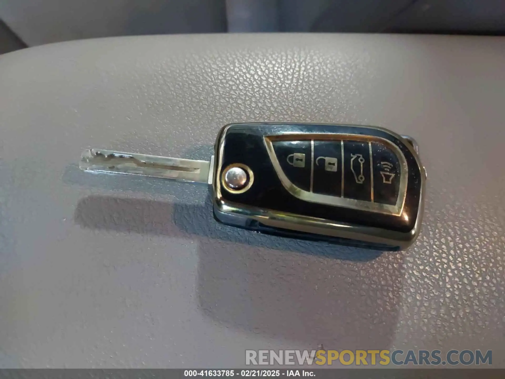 11 Photograph of a damaged car 4T1B11HK4KU853137 TOYOTA CAMRY 2019