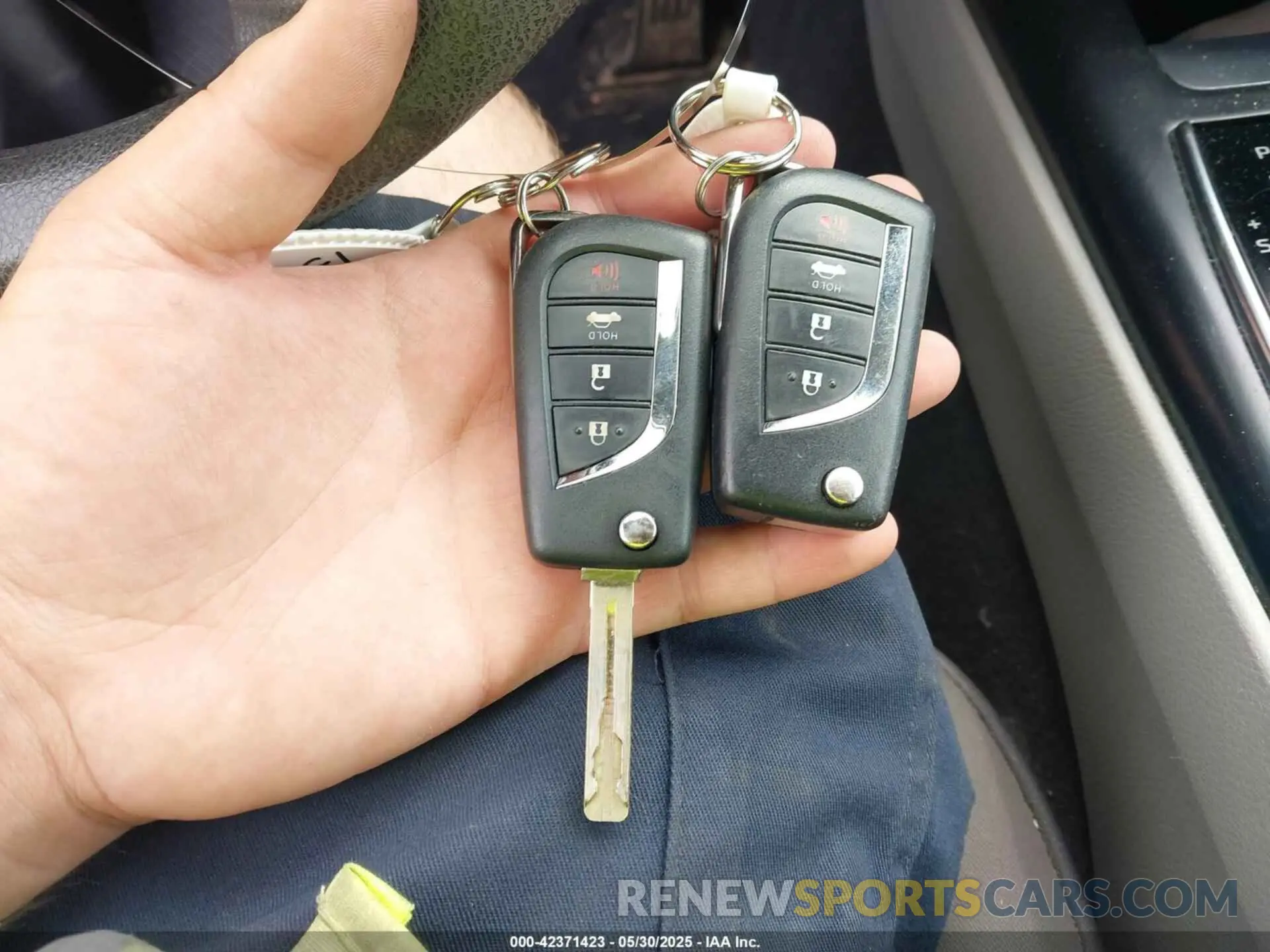 11 Photograph of a damaged car 4T1B11HK4KU853459 TOYOTA CAMRY 2019