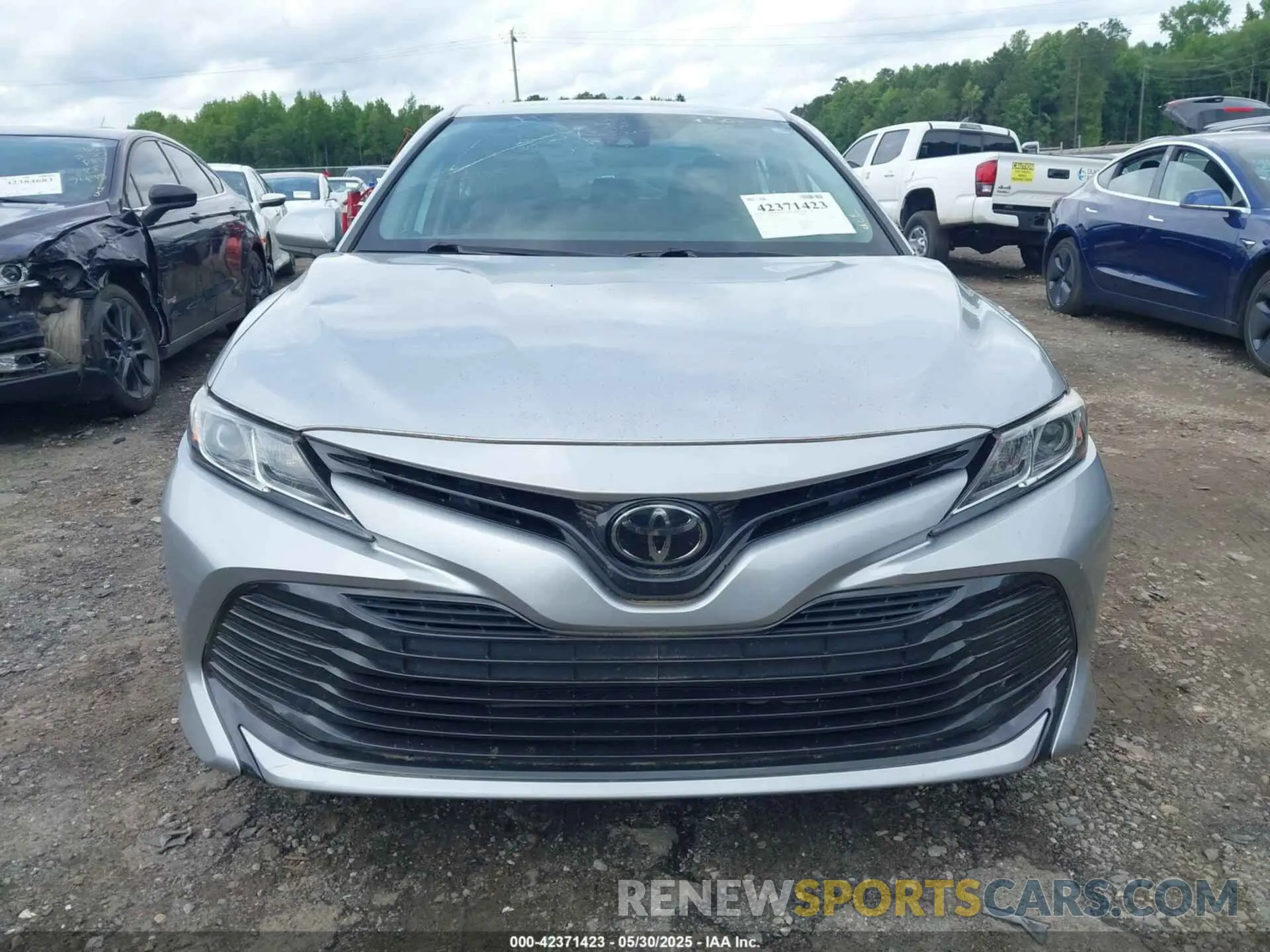 12 Photograph of a damaged car 4T1B11HK4KU853459 TOYOTA CAMRY 2019
