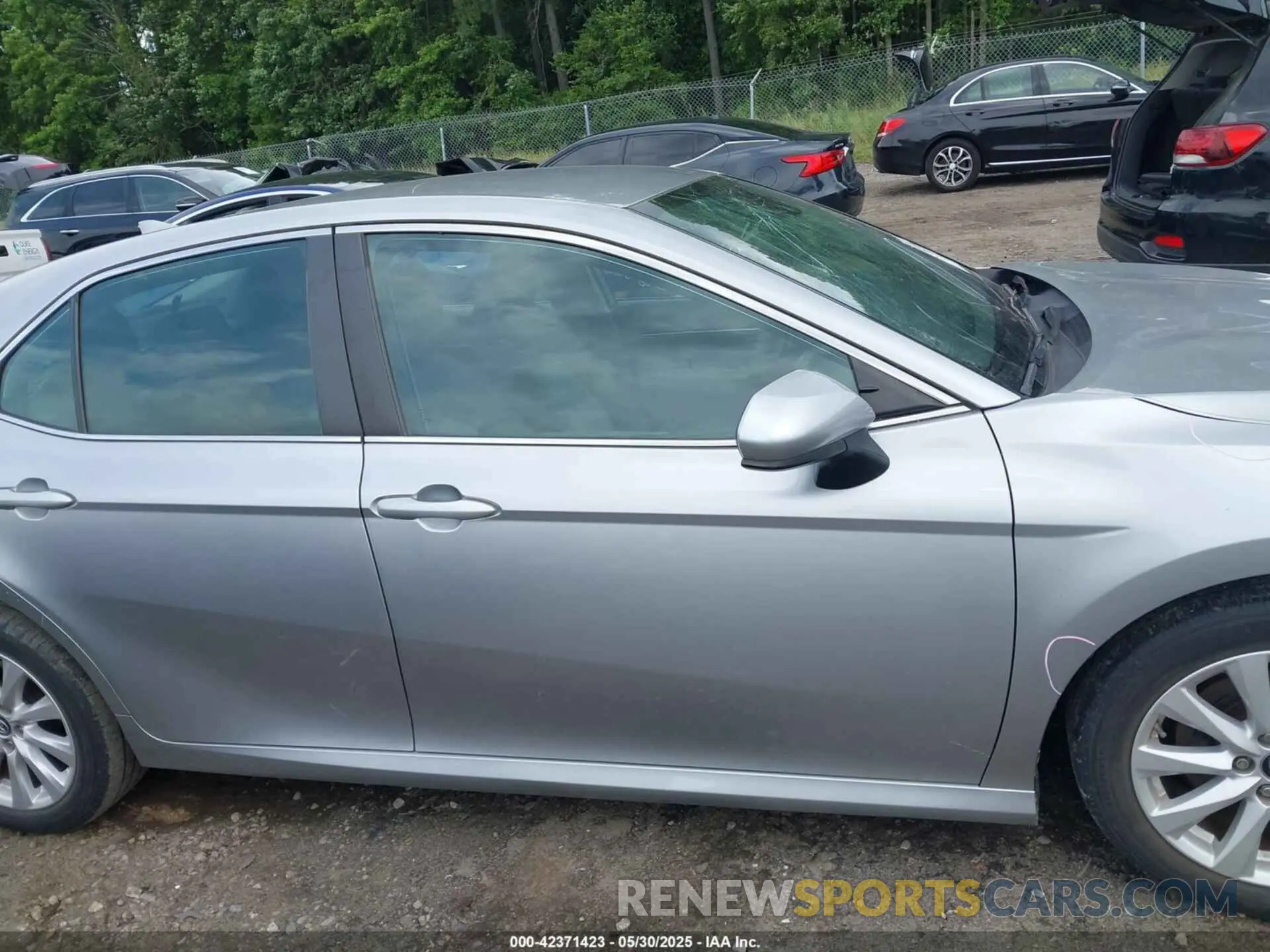 13 Photograph of a damaged car 4T1B11HK4KU853459 TOYOTA CAMRY 2019