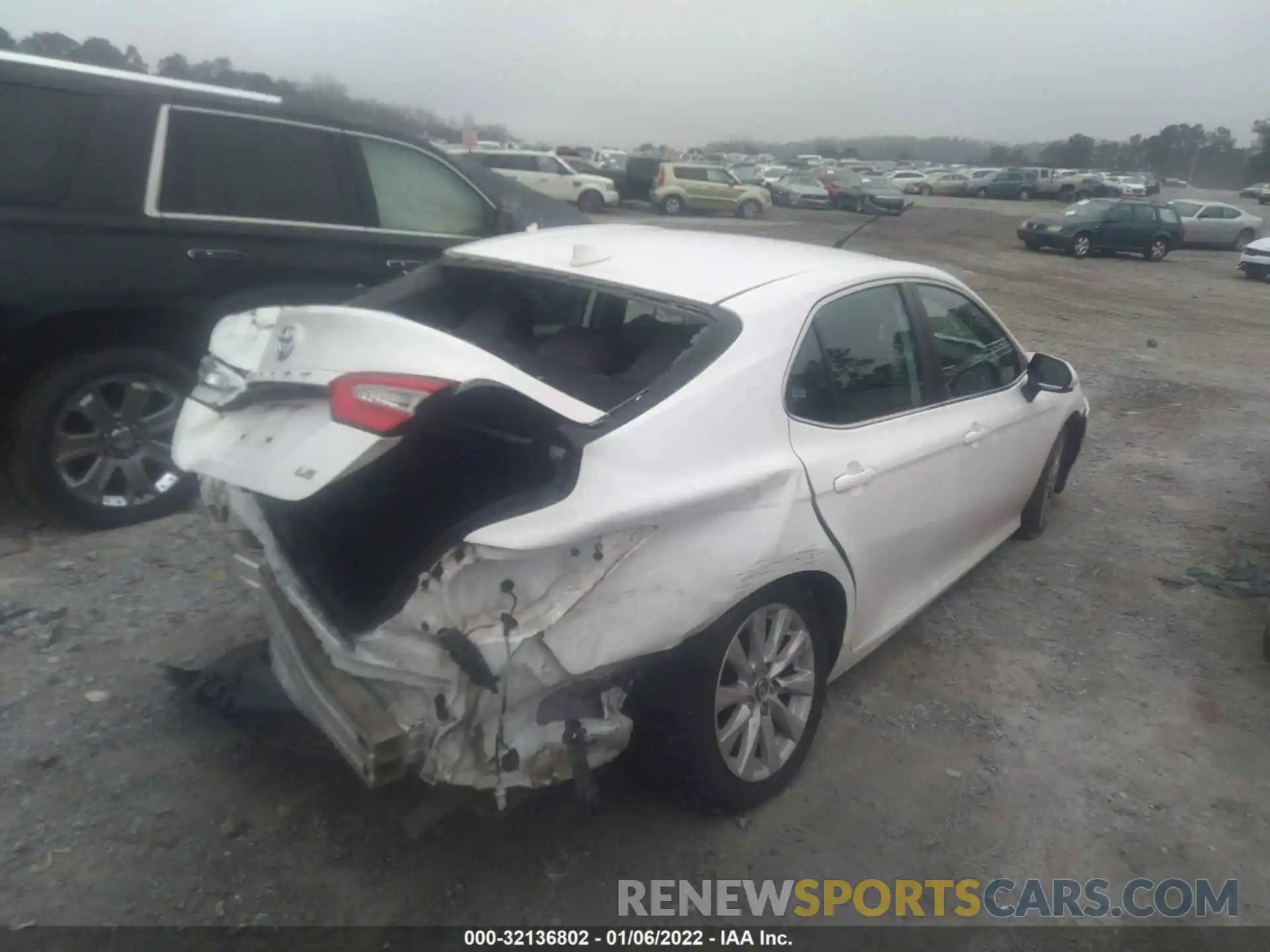 4 Photograph of a damaged car 4T1B11HK5KU161002 TOYOTA CAMRY 2019