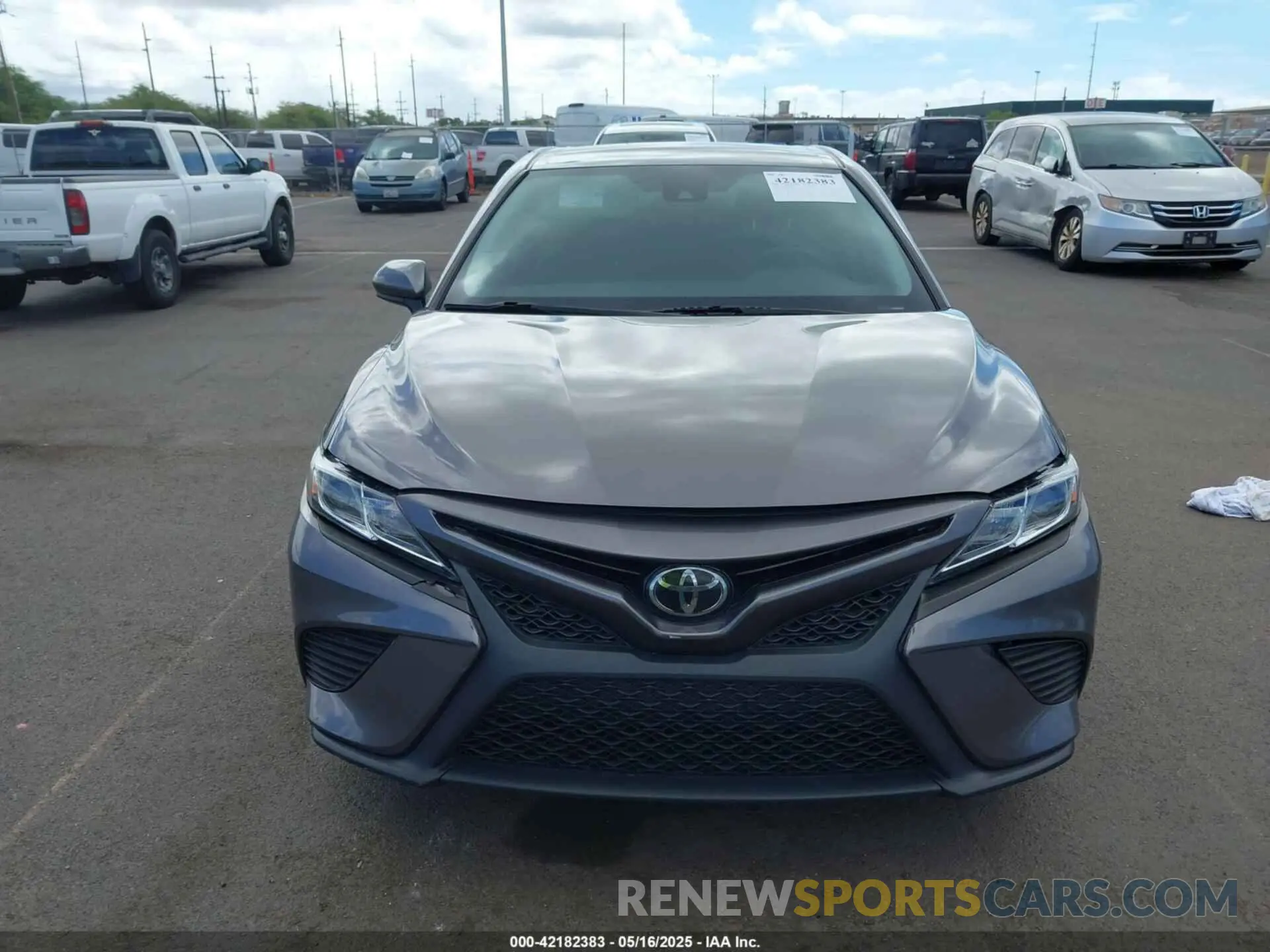 11 Photograph of a damaged car 4T1B11HK5KU165065 TOYOTA CAMRY 2019