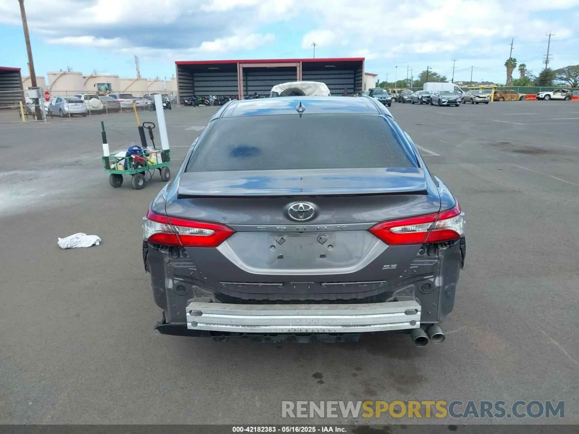 15 Photograph of a damaged car 4T1B11HK5KU165065 TOYOTA CAMRY 2019