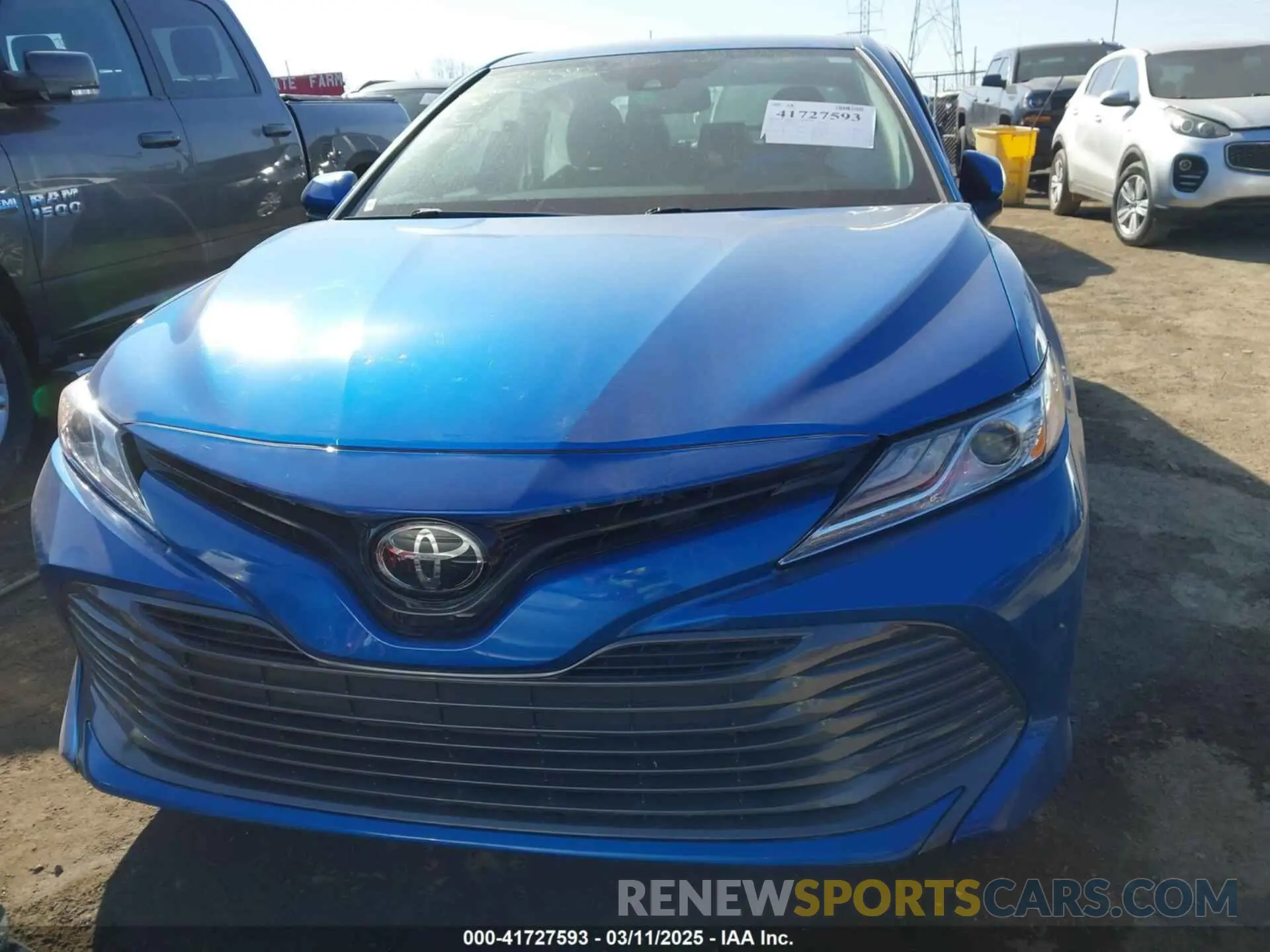 11 Photograph of a damaged car 4T1B11HK5KU167706 TOYOTA CAMRY 2019