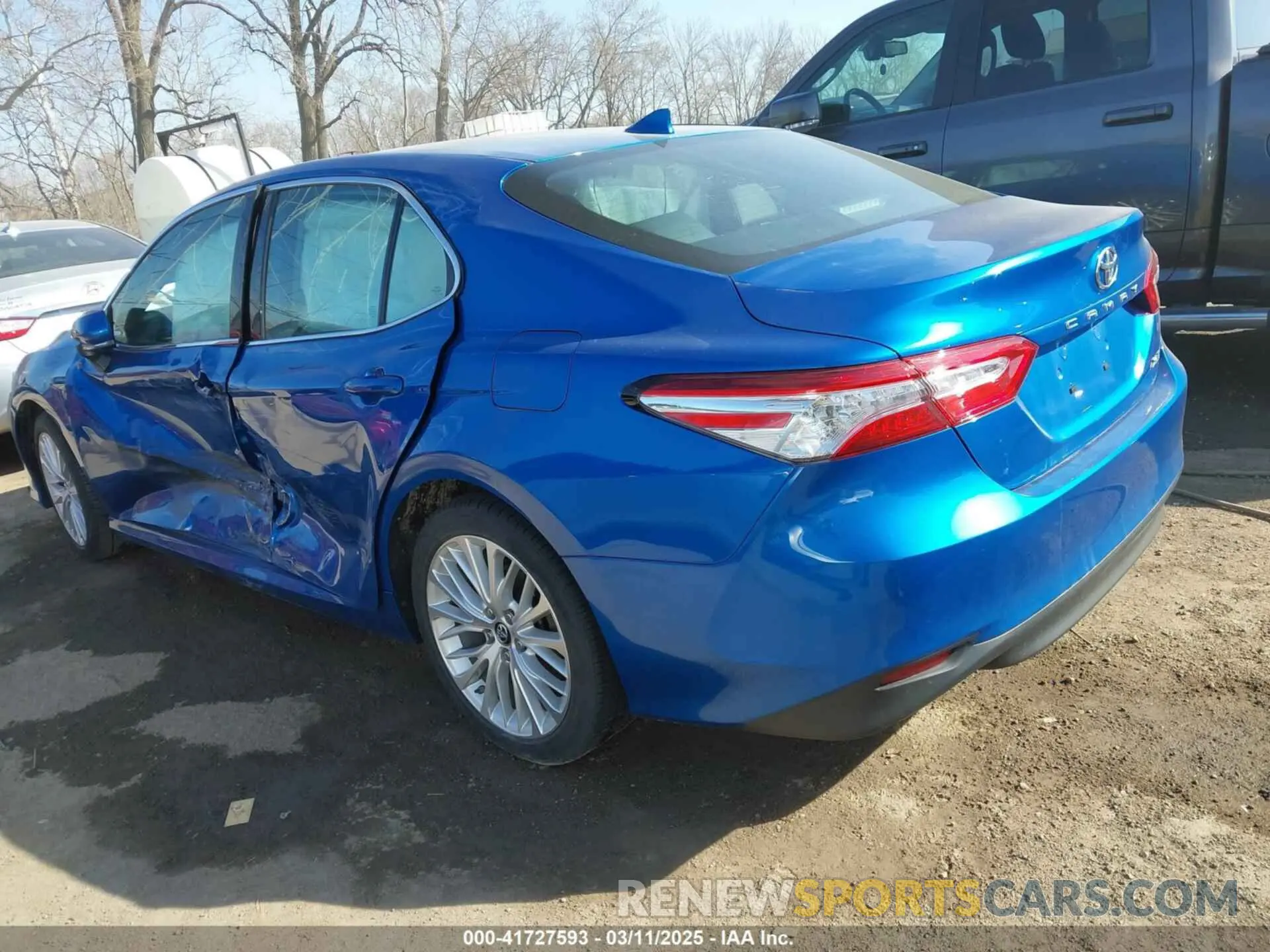 3 Photograph of a damaged car 4T1B11HK5KU167706 TOYOTA CAMRY 2019