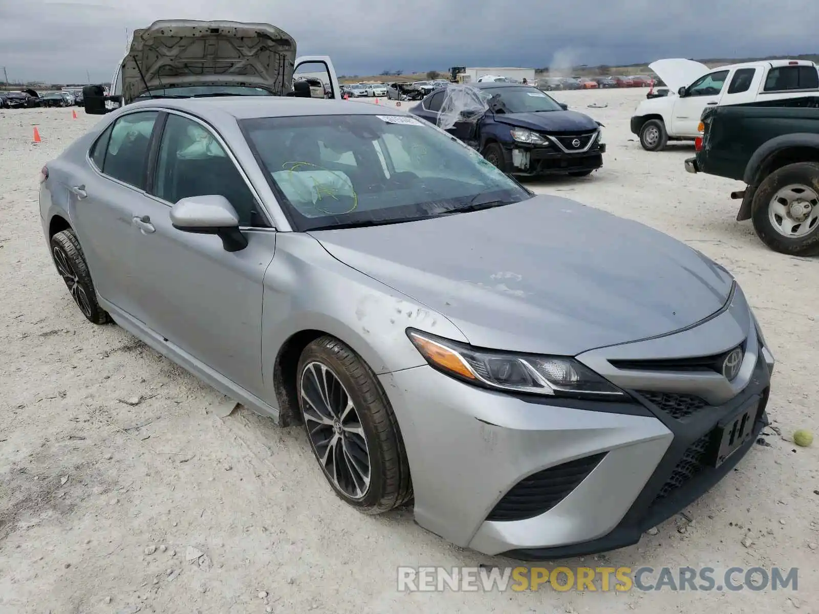 1 Photograph of a damaged car 4T1B11HK5KU168273 TOYOTA CAMRY 2019