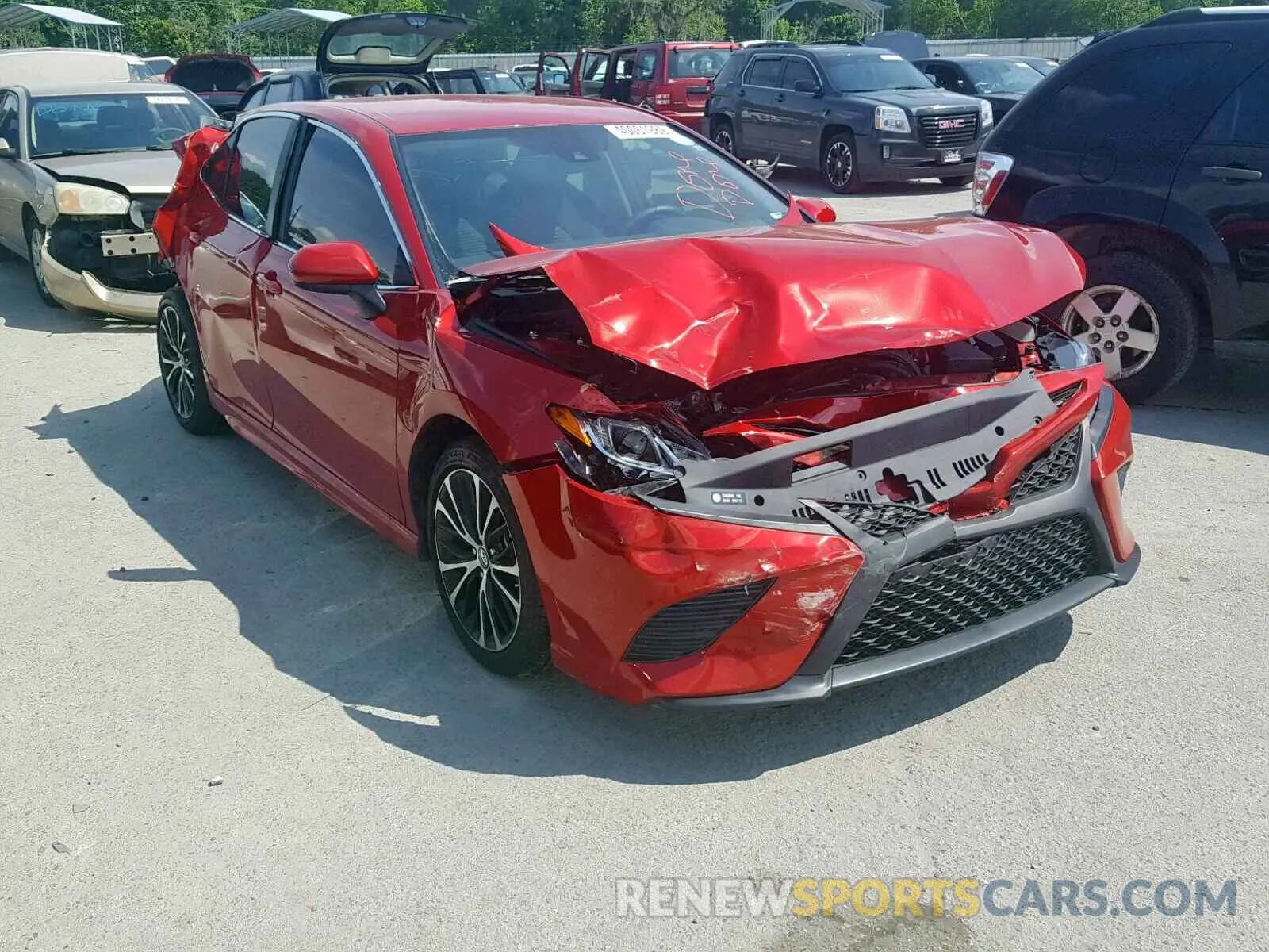 1 Photograph of a damaged car 4T1B11HK5KU168774 TOYOTA CAMRY 2019