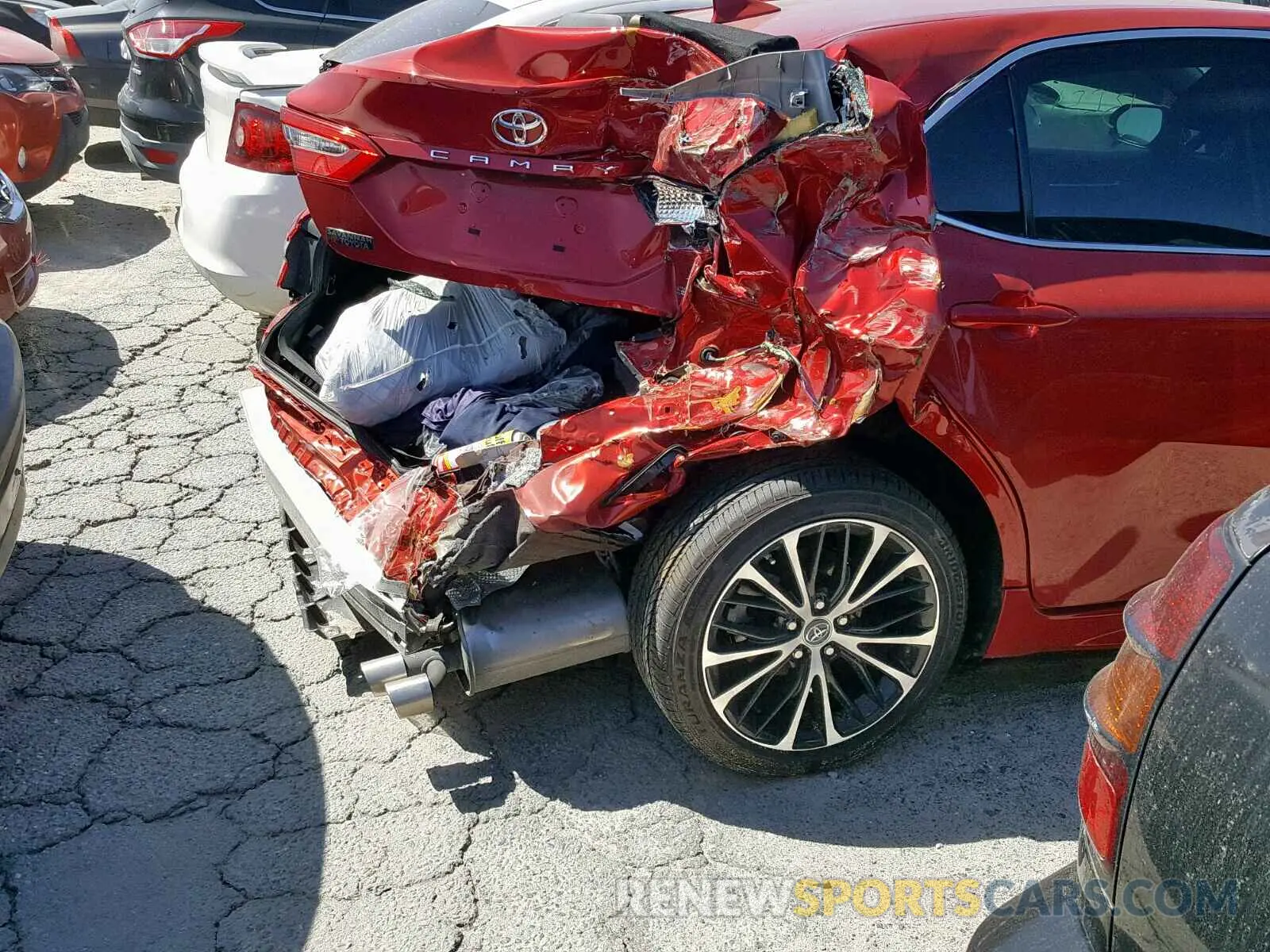 9 Photograph of a damaged car 4T1B11HK5KU168774 TOYOTA CAMRY 2019