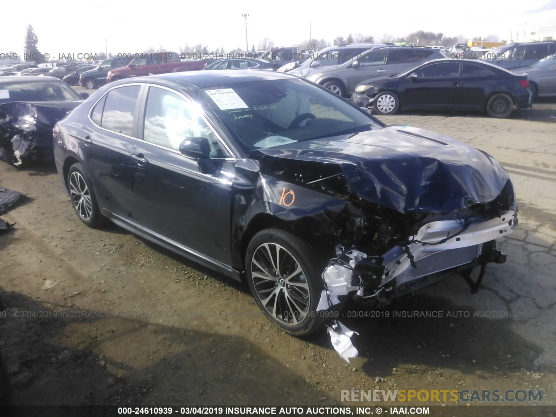 1 Photograph of a damaged car 4T1B11HK5KU168936 TOYOTA CAMRY 2019