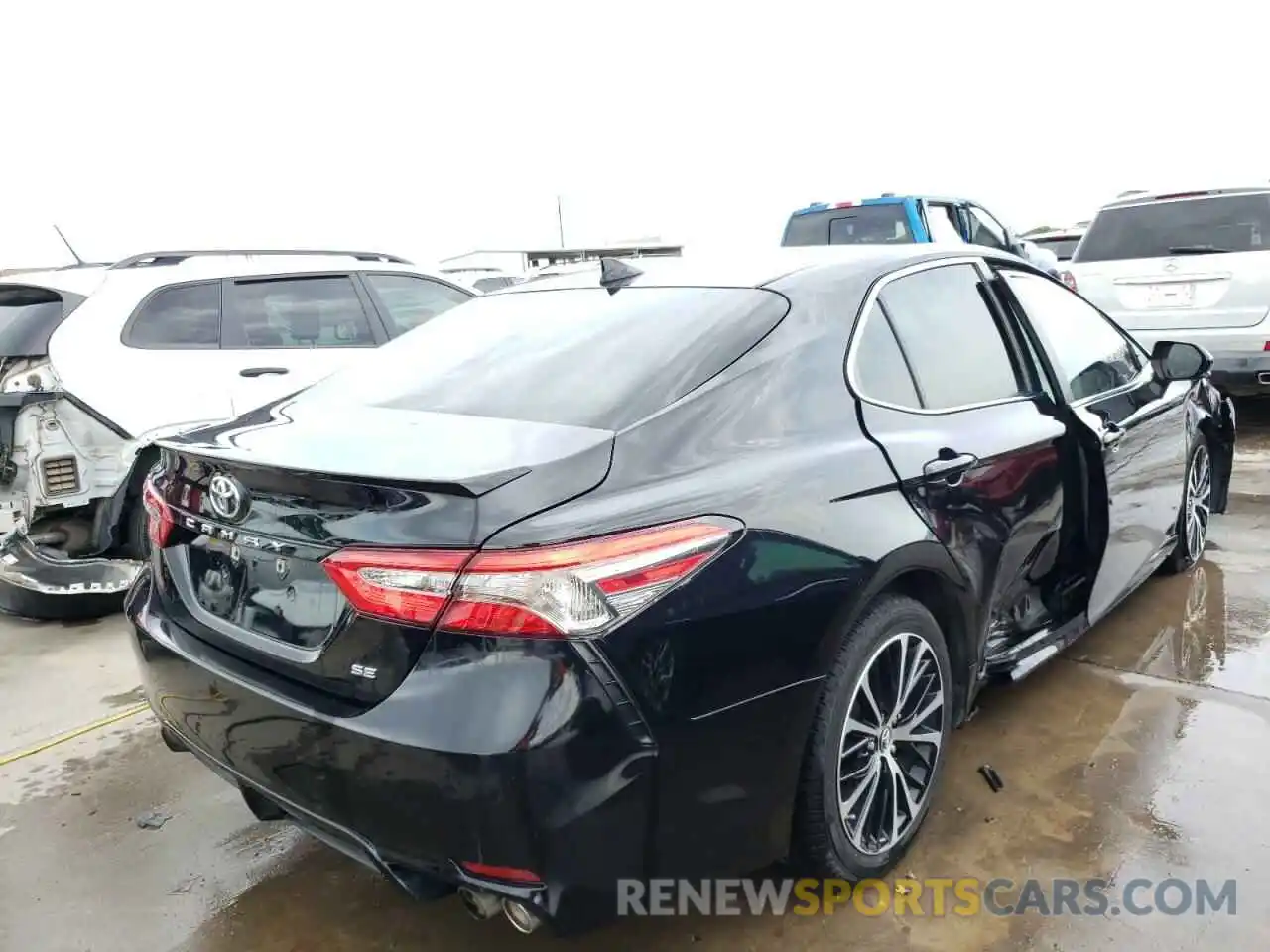 4 Photograph of a damaged car 4T1B11HK5KU169746 TOYOTA CAMRY 2019