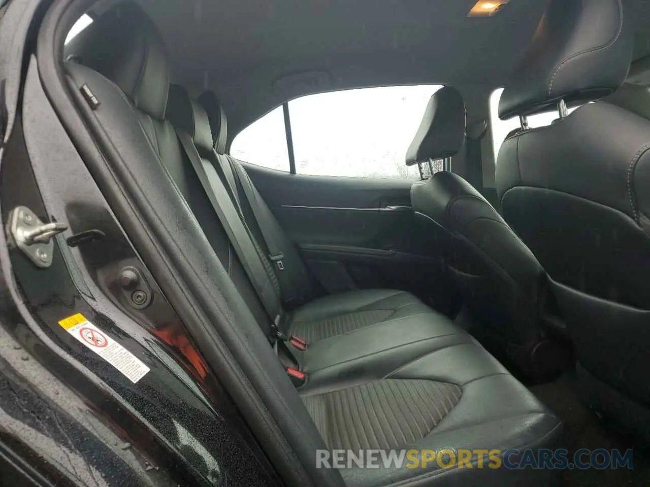 10 Photograph of a damaged car 4T1B11HK5KU170587 TOYOTA CAMRY 2019