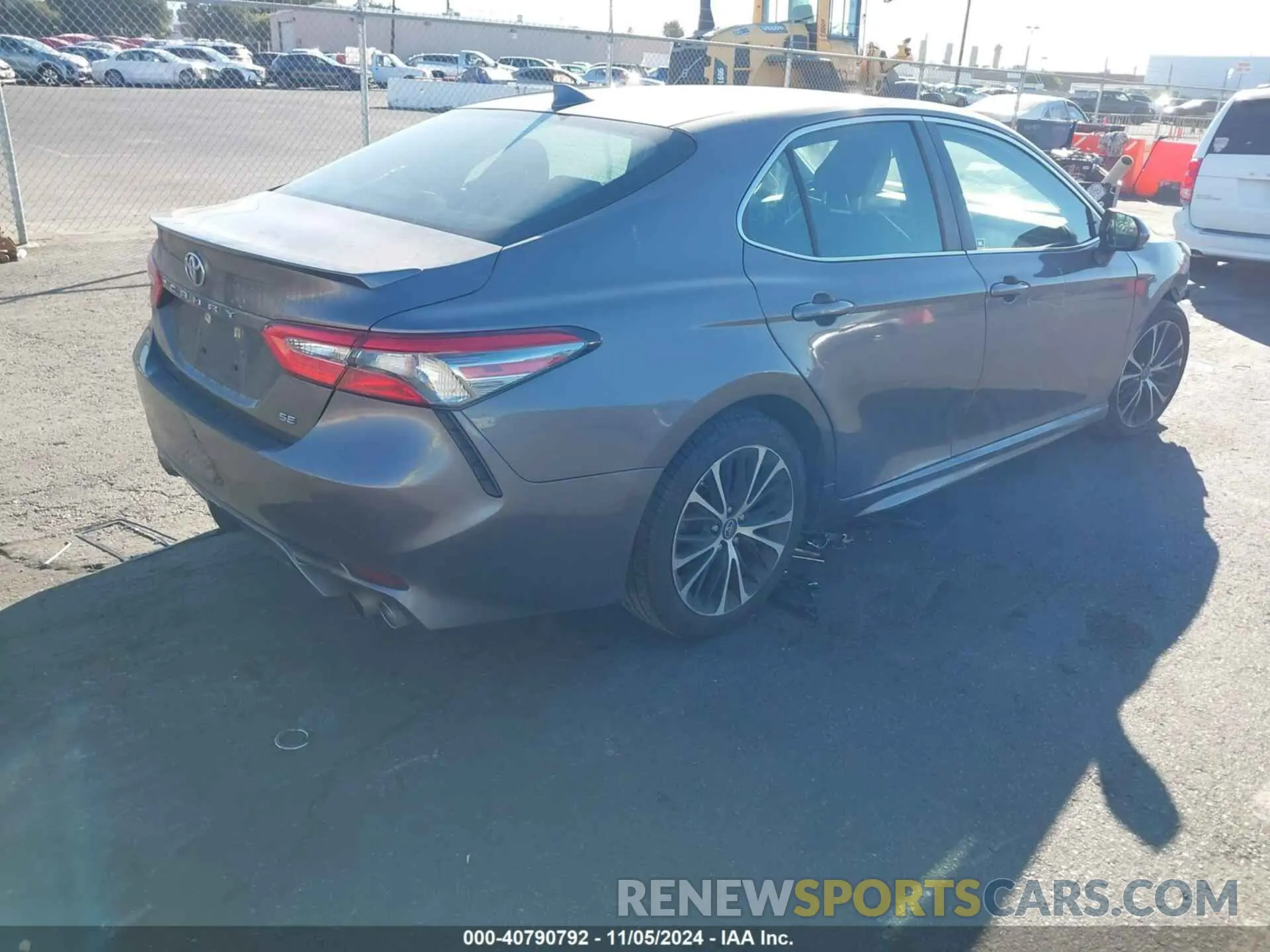 4 Photograph of a damaged car 4T1B11HK5KU171920 TOYOTA CAMRY 2019