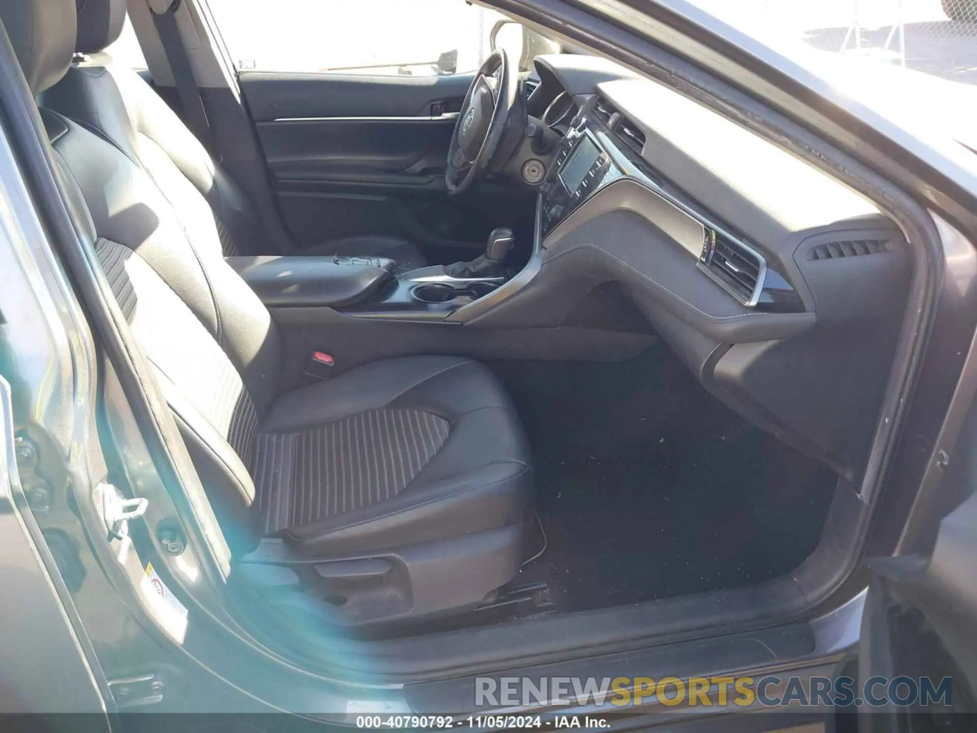 5 Photograph of a damaged car 4T1B11HK5KU171920 TOYOTA CAMRY 2019