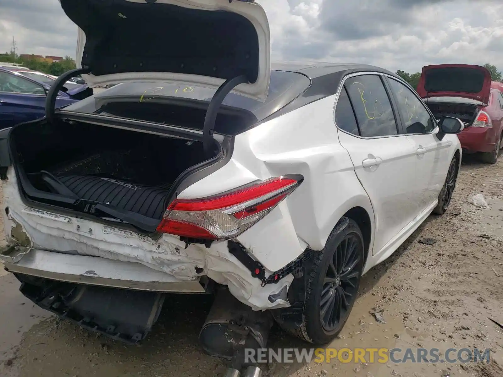 4 Photograph of a damaged car 4T1B11HK5KU175448 TOYOTA CAMRY 2019