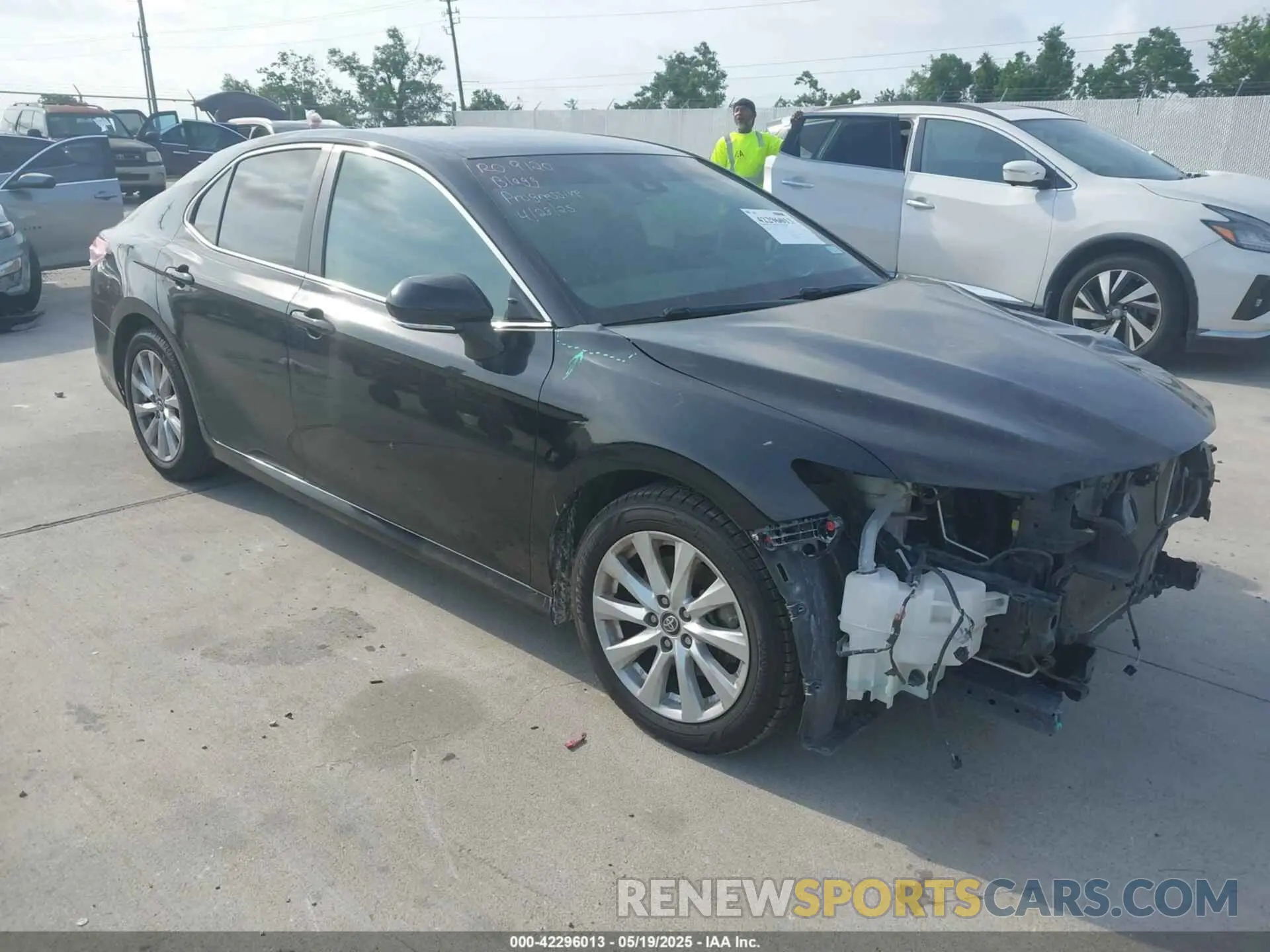 1 Photograph of a damaged car 4T1B11HK5KU177832 TOYOTA CAMRY 2019