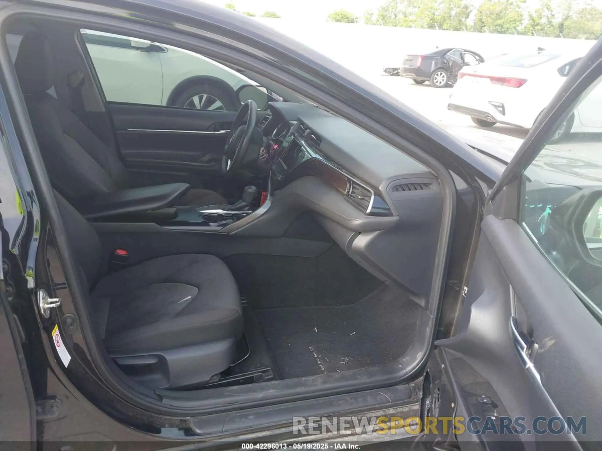 5 Photograph of a damaged car 4T1B11HK5KU177832 TOYOTA CAMRY 2019