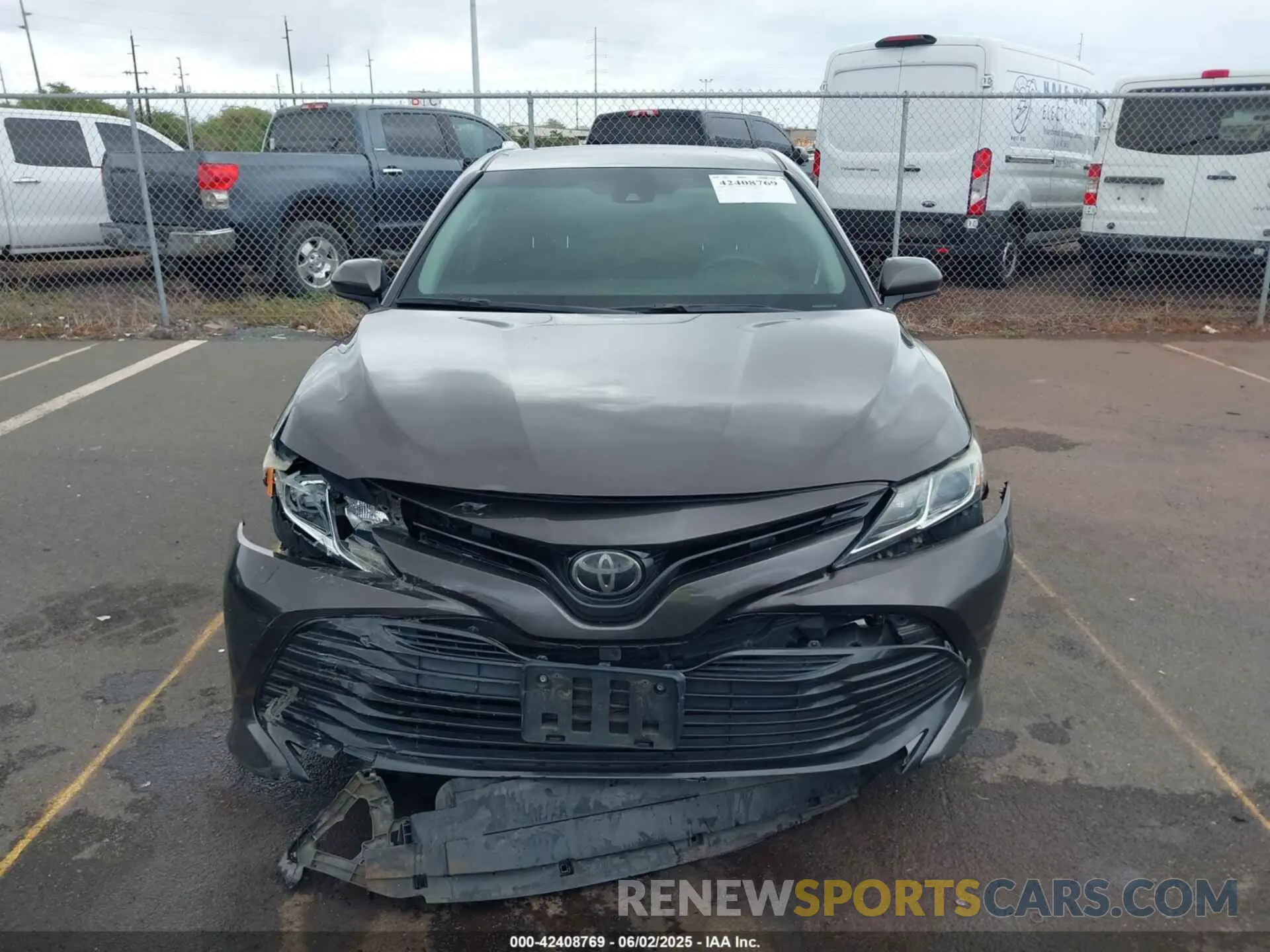 13 Photograph of a damaged car 4T1B11HK5KU178723 TOYOTA CAMRY 2019