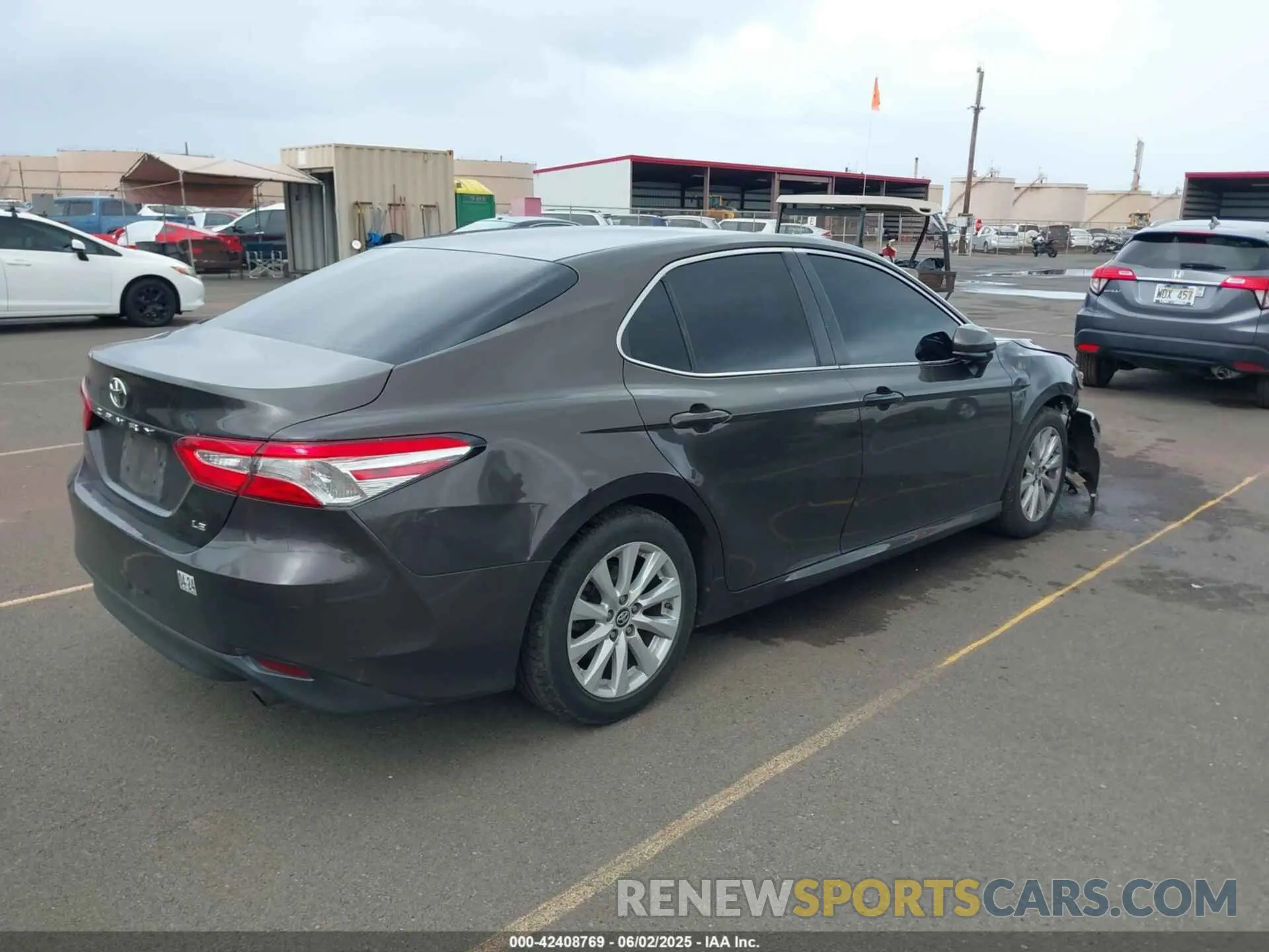 4 Photograph of a damaged car 4T1B11HK5KU178723 TOYOTA CAMRY 2019