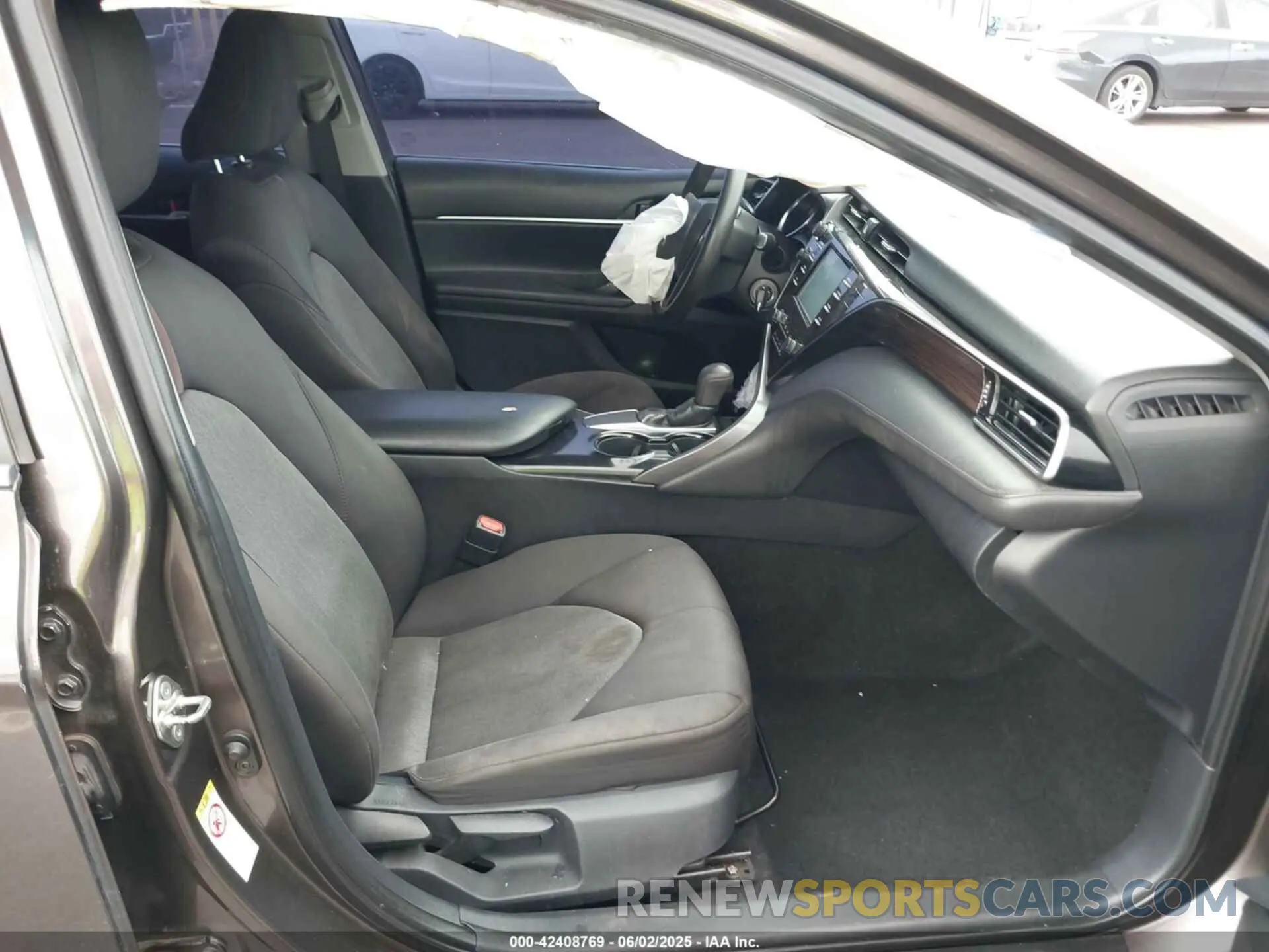 5 Photograph of a damaged car 4T1B11HK5KU178723 TOYOTA CAMRY 2019