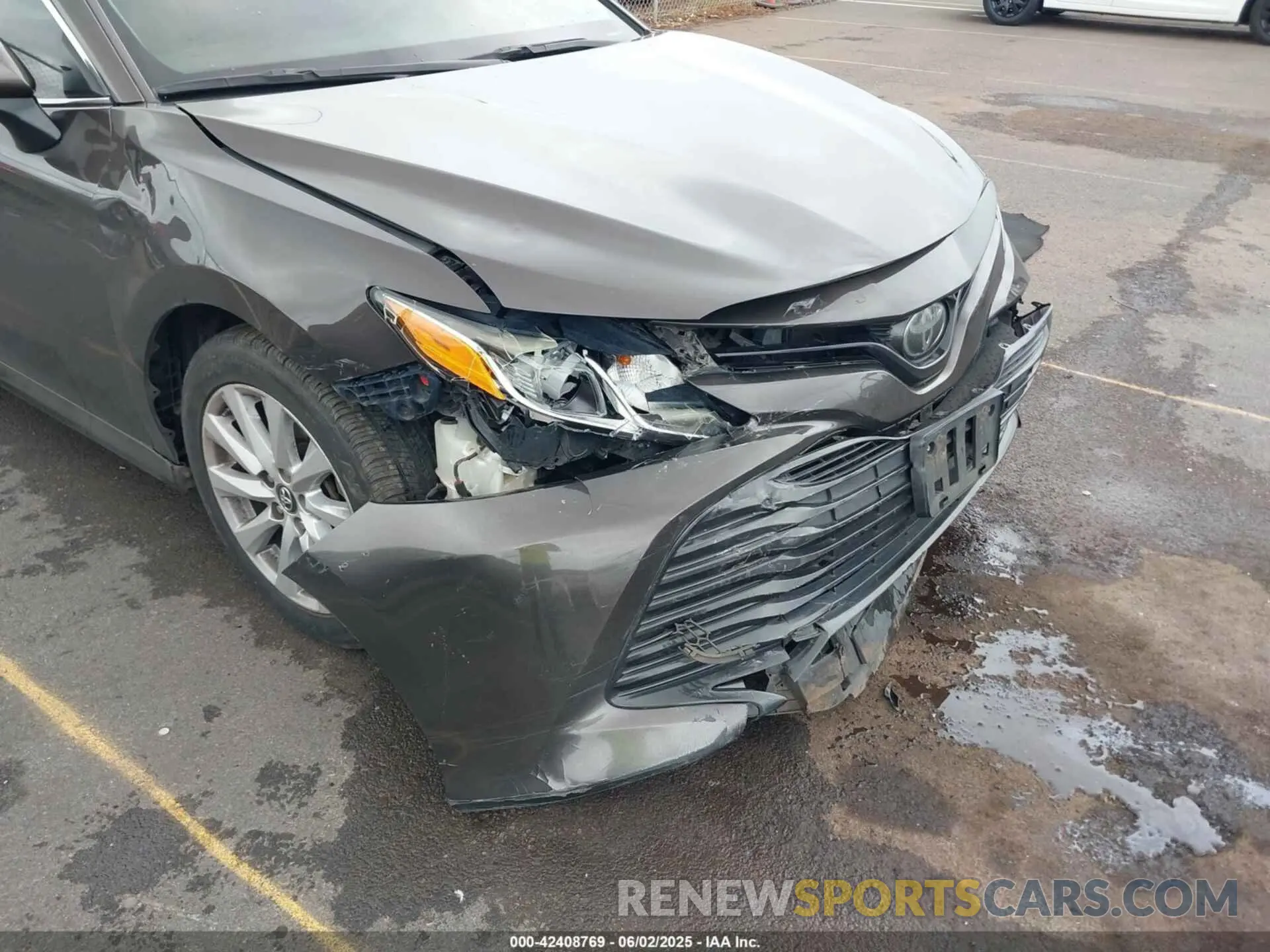 6 Photograph of a damaged car 4T1B11HK5KU178723 TOYOTA CAMRY 2019
