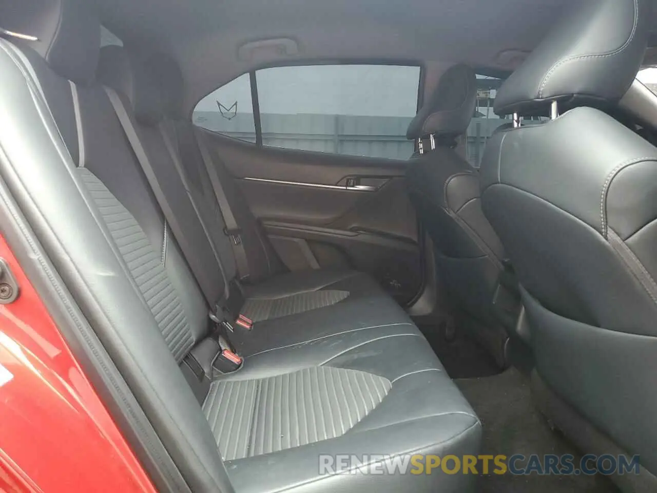 10 Photograph of a damaged car 4T1B11HK5KU180410 TOYOTA CAMRY 2019