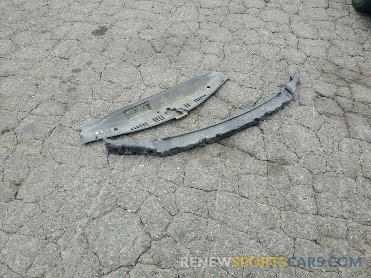 12 Photograph of a damaged car 4T1B11HK5KU180410 TOYOTA CAMRY 2019