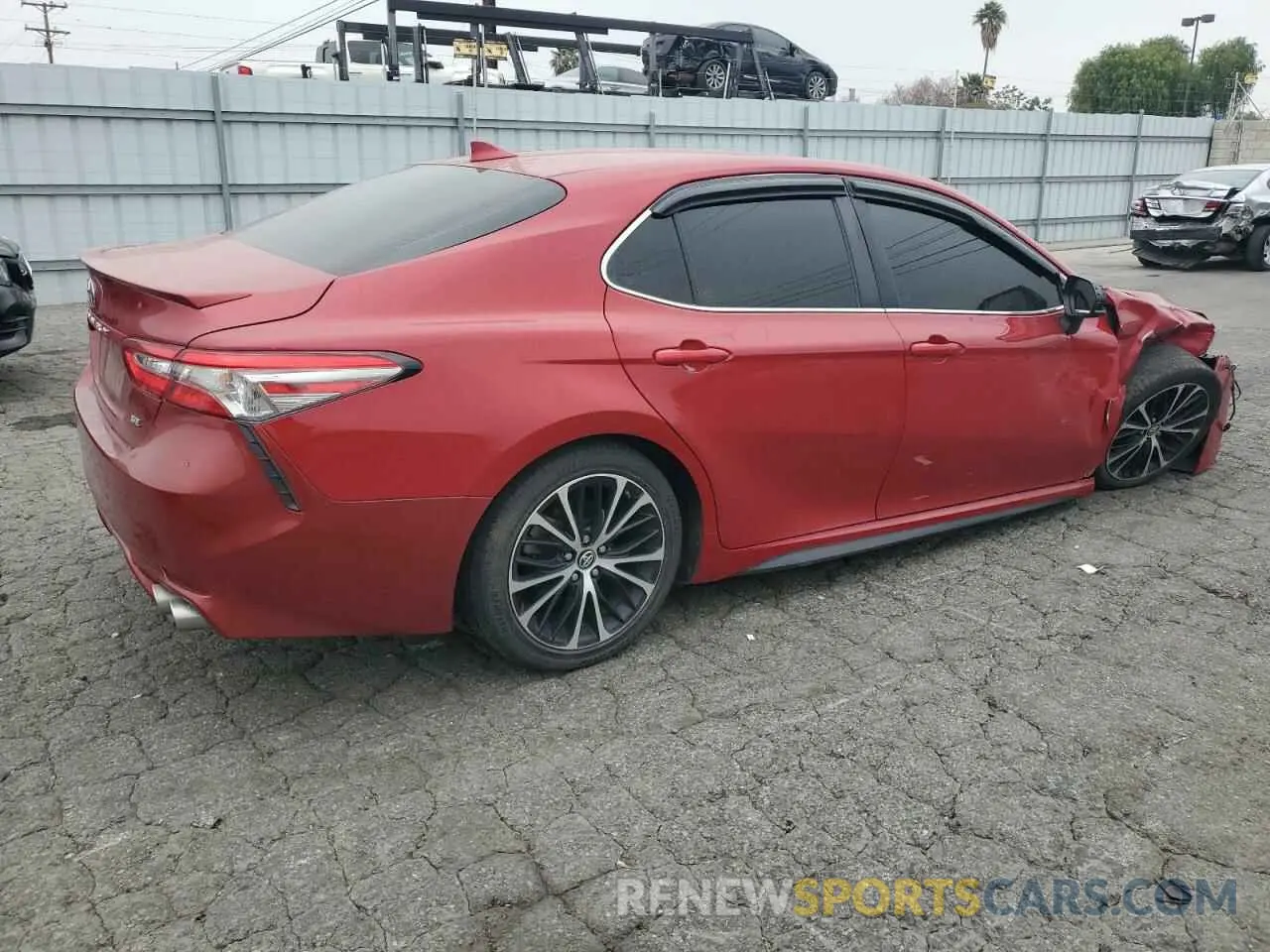 3 Photograph of a damaged car 4T1B11HK5KU180410 TOYOTA CAMRY 2019