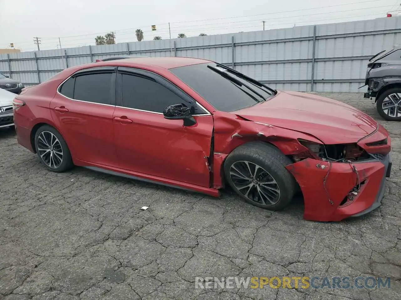 4 Photograph of a damaged car 4T1B11HK5KU180410 TOYOTA CAMRY 2019