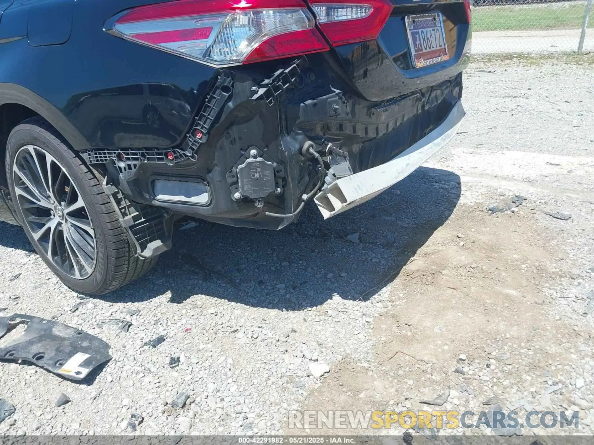 6 Photograph of a damaged car 4T1B11HK5KU180665 TOYOTA CAMRY 2019