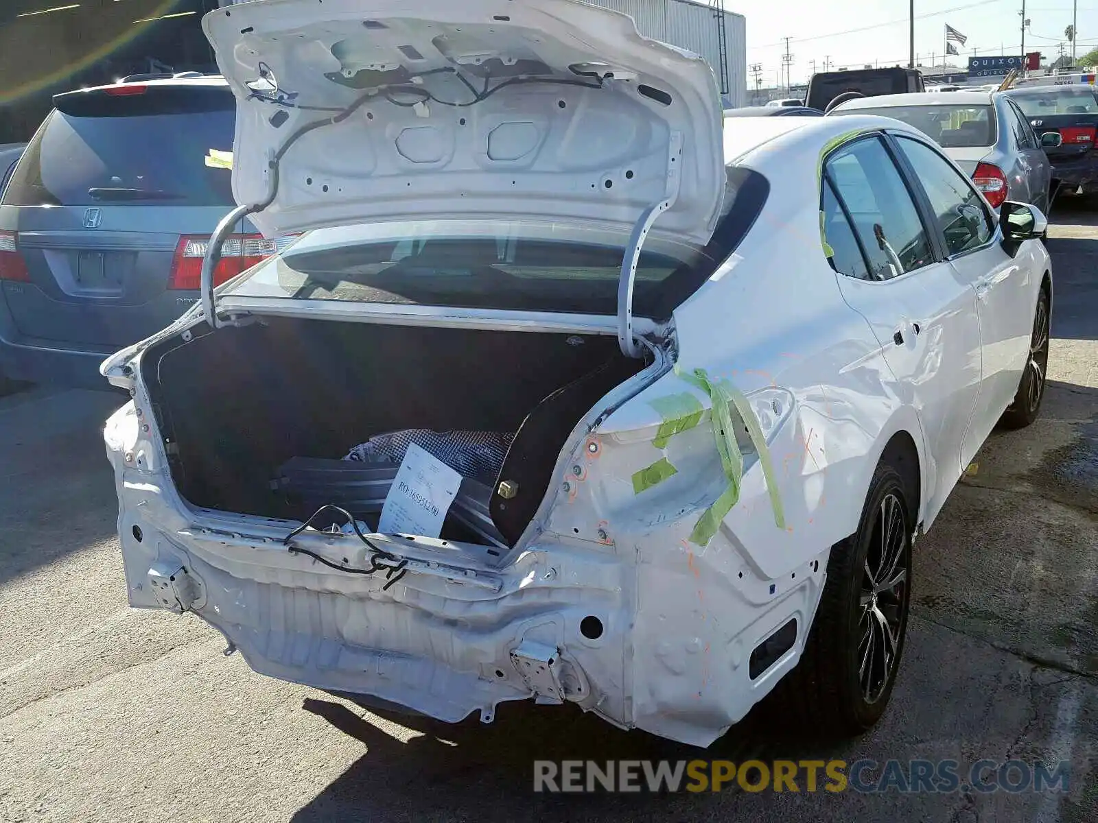 4 Photograph of a damaged car 4T1B11HK5KU181041 TOYOTA CAMRY 2019