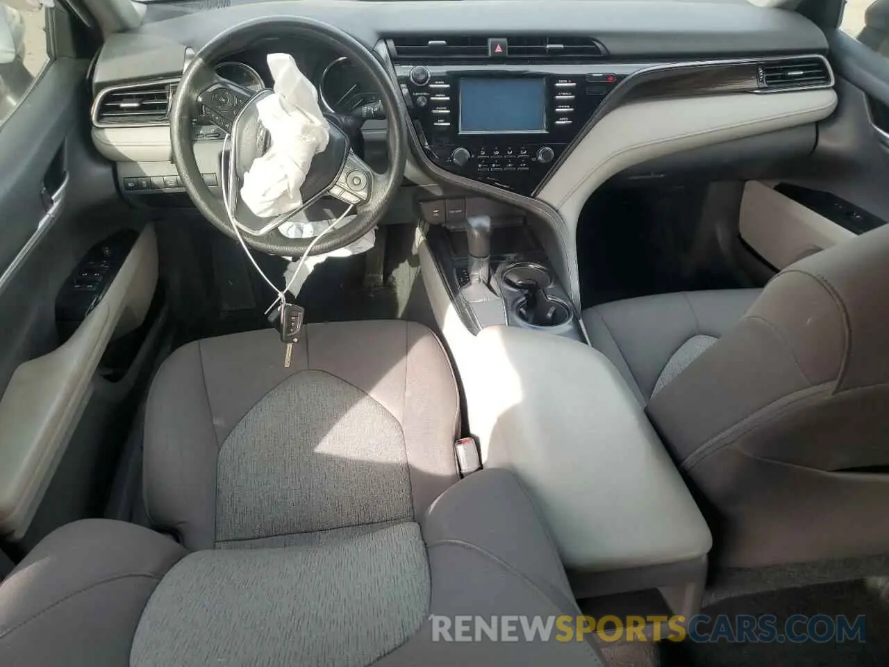 8 Photograph of a damaged car 4T1B11HK5KU182934 TOYOTA CAMRY 2019