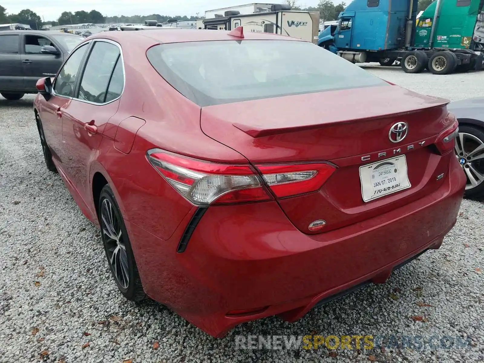 3 Photograph of a damaged car 4T1B11HK5KU183128 TOYOTA CAMRY 2019