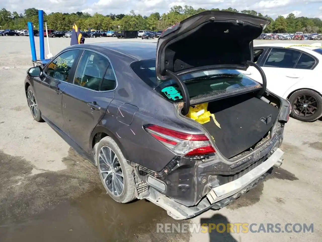 3 Photograph of a damaged car 4T1B11HK5KU184537 TOYOTA CAMRY 2019