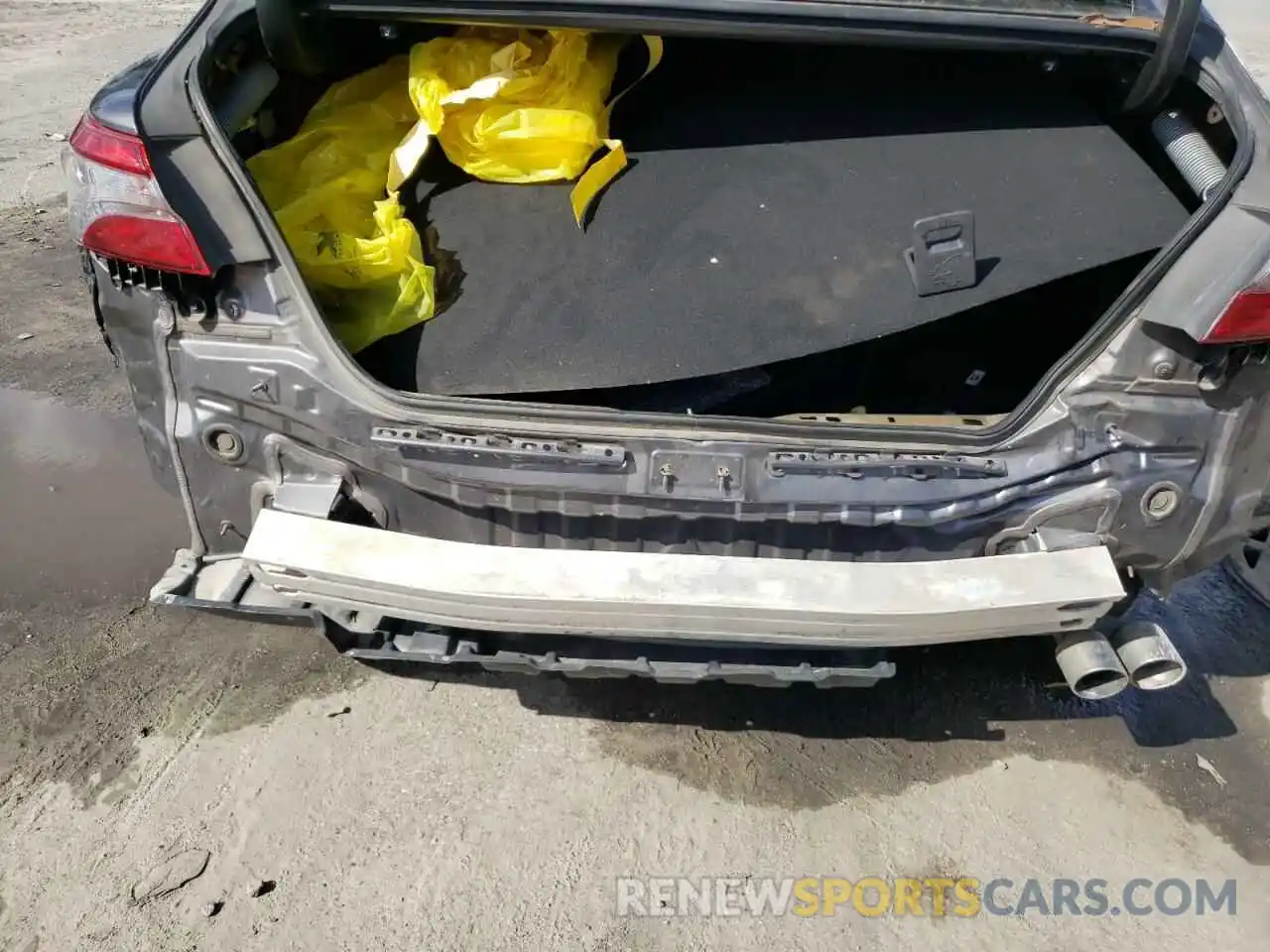 9 Photograph of a damaged car 4T1B11HK5KU184537 TOYOTA CAMRY 2019