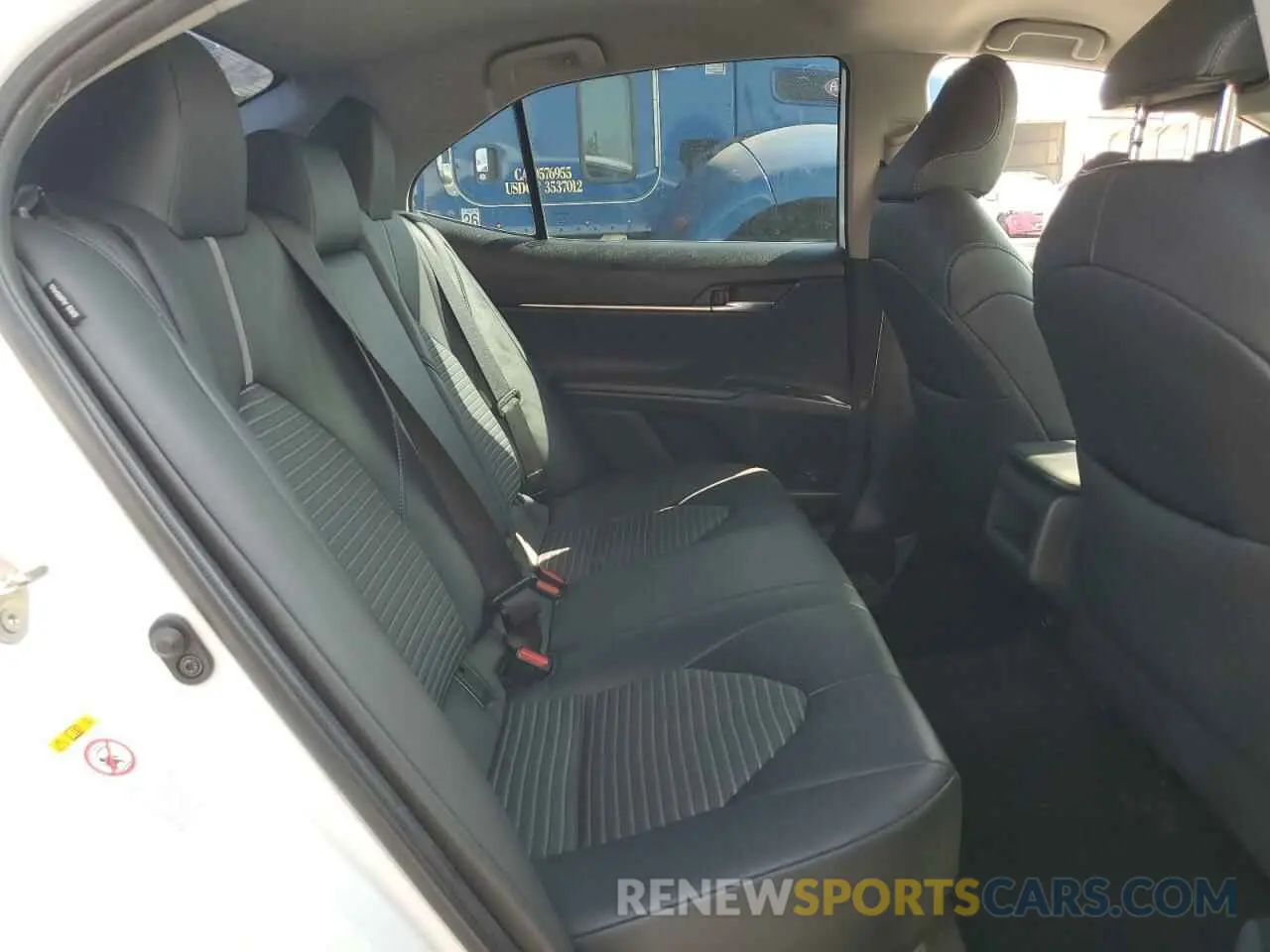10 Photograph of a damaged car 4T1B11HK5KU186109 TOYOTA CAMRY 2019