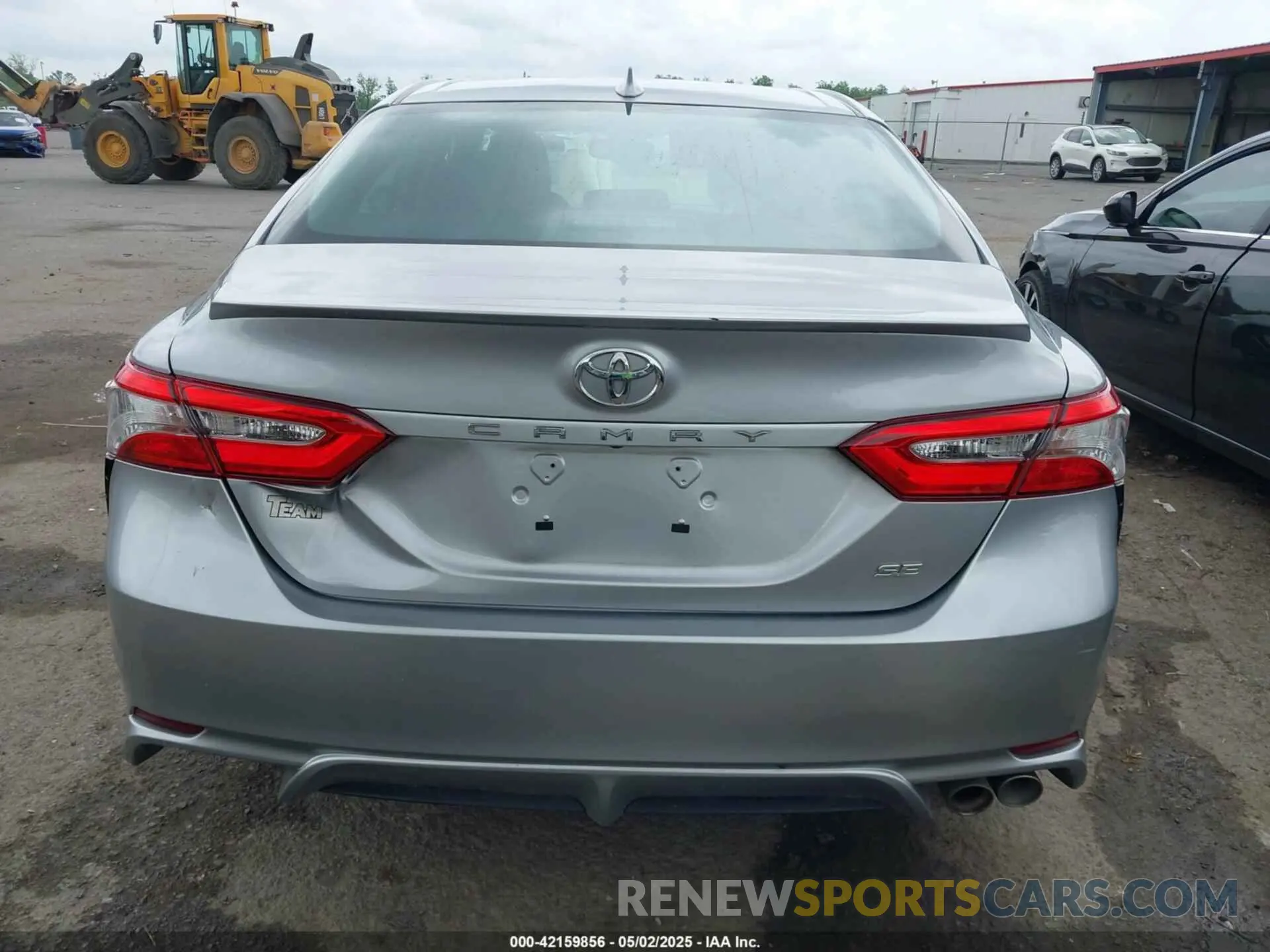 16 Photograph of a damaged car 4T1B11HK5KU186126 TOYOTA CAMRY 2019