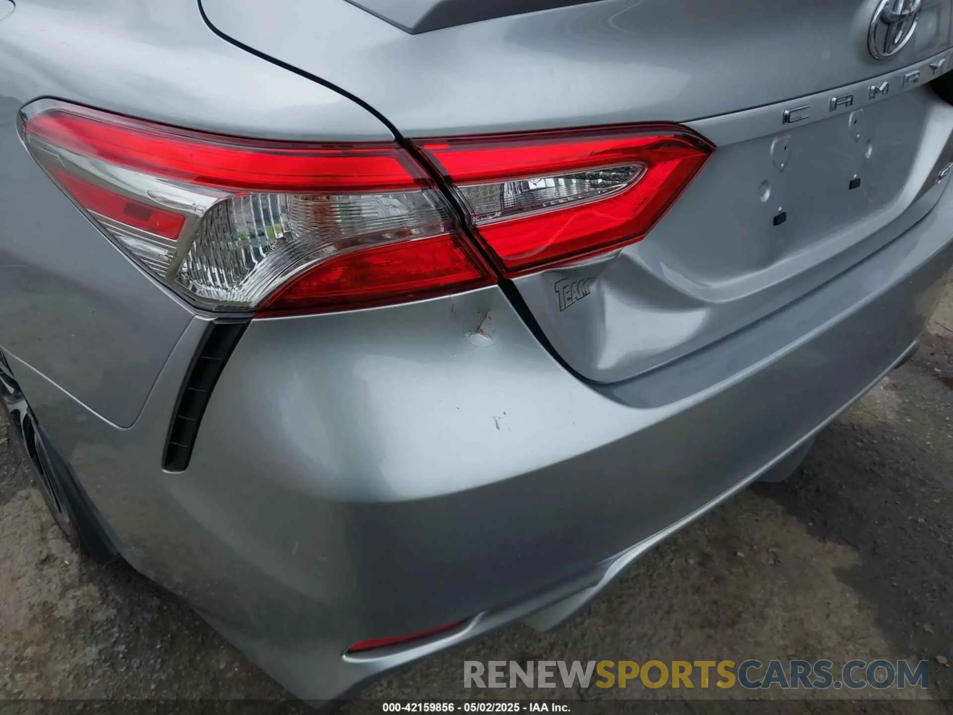 17 Photograph of a damaged car 4T1B11HK5KU186126 TOYOTA CAMRY 2019