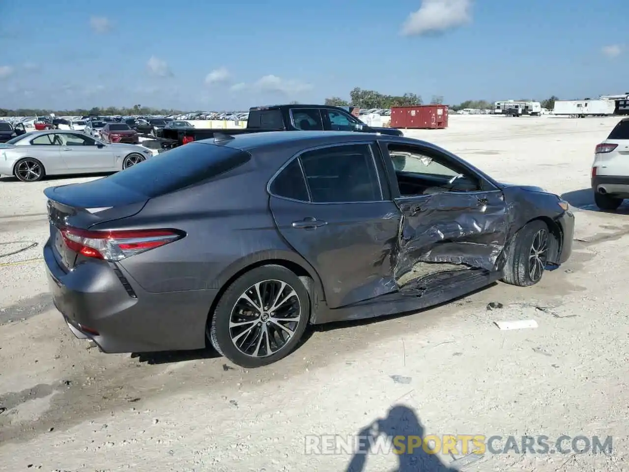 3 Photograph of a damaged car 4T1B11HK5KU186207 TOYOTA CAMRY 2019