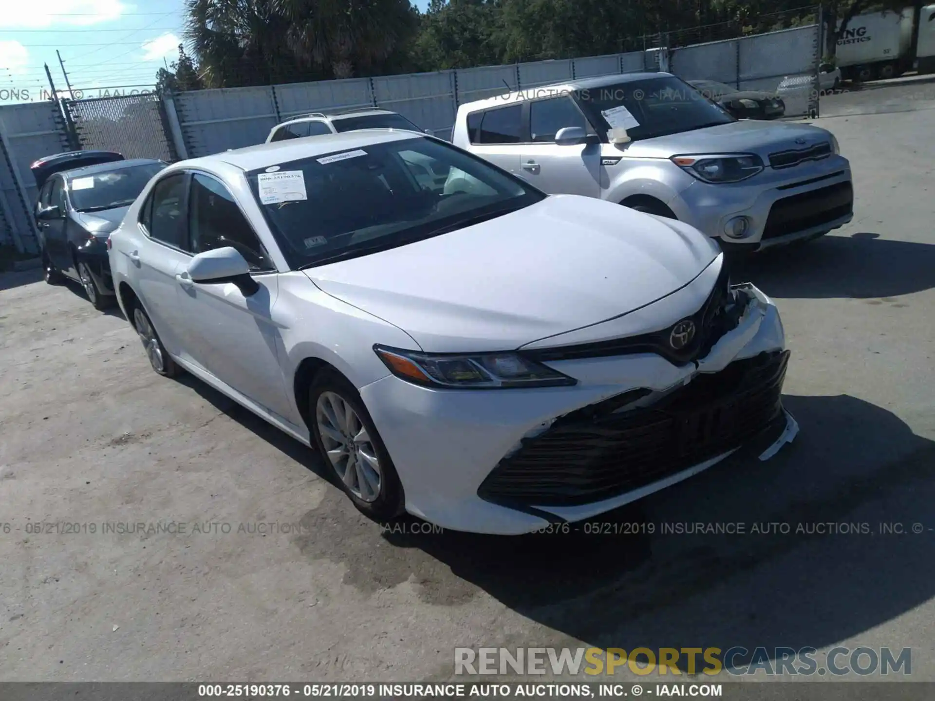 1 Photograph of a damaged car 4T1B11HK5KU195120 TOYOTA CAMRY 2019