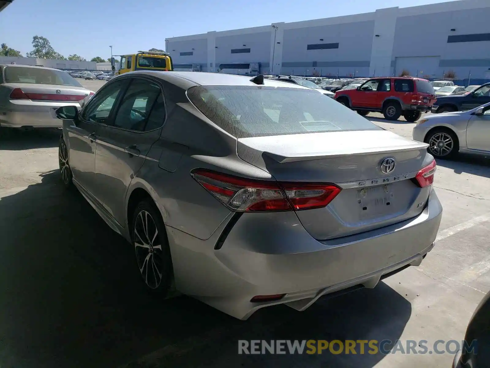 3 Photograph of a damaged car 4T1B11HK5KU195621 TOYOTA CAMRY 2019