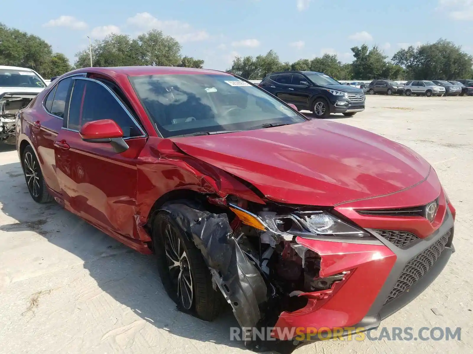 1 Photograph of a damaged car 4T1B11HK5KU195991 TOYOTA CAMRY 2019