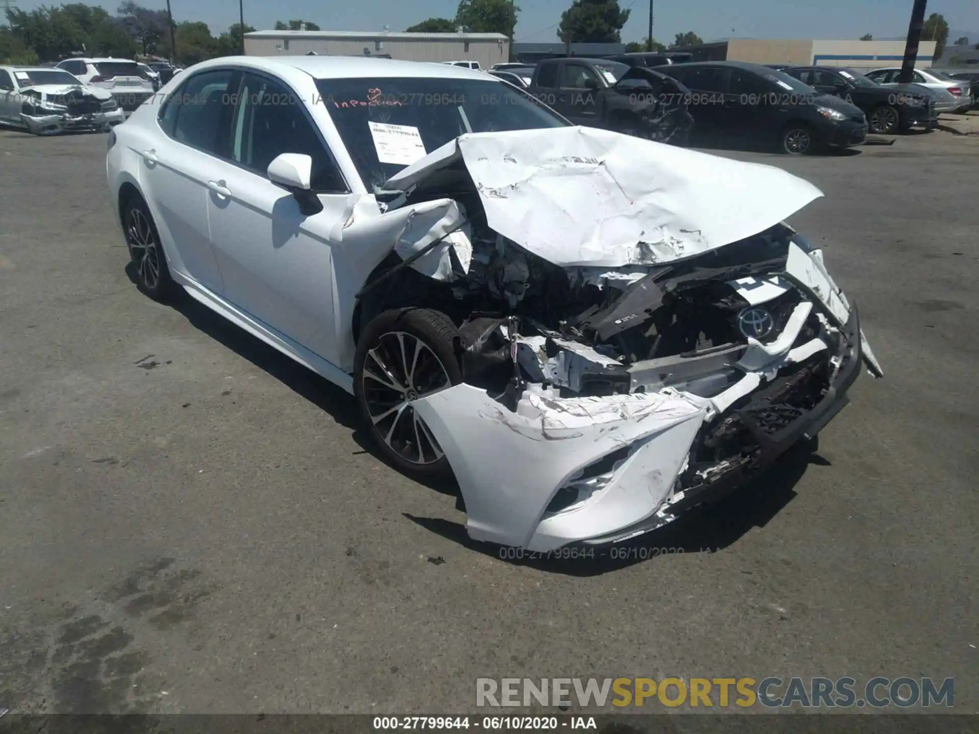 1 Photograph of a damaged car 4T1B11HK5KU198759 TOYOTA CAMRY 2019