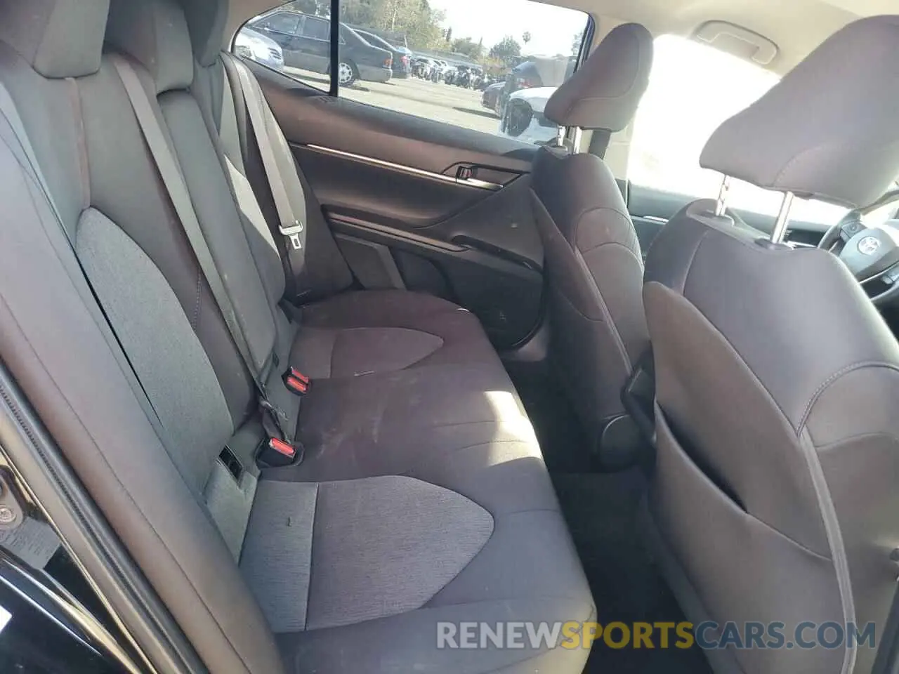 11 Photograph of a damaged car 4T1B11HK5KU204138 TOYOTA CAMRY 2019