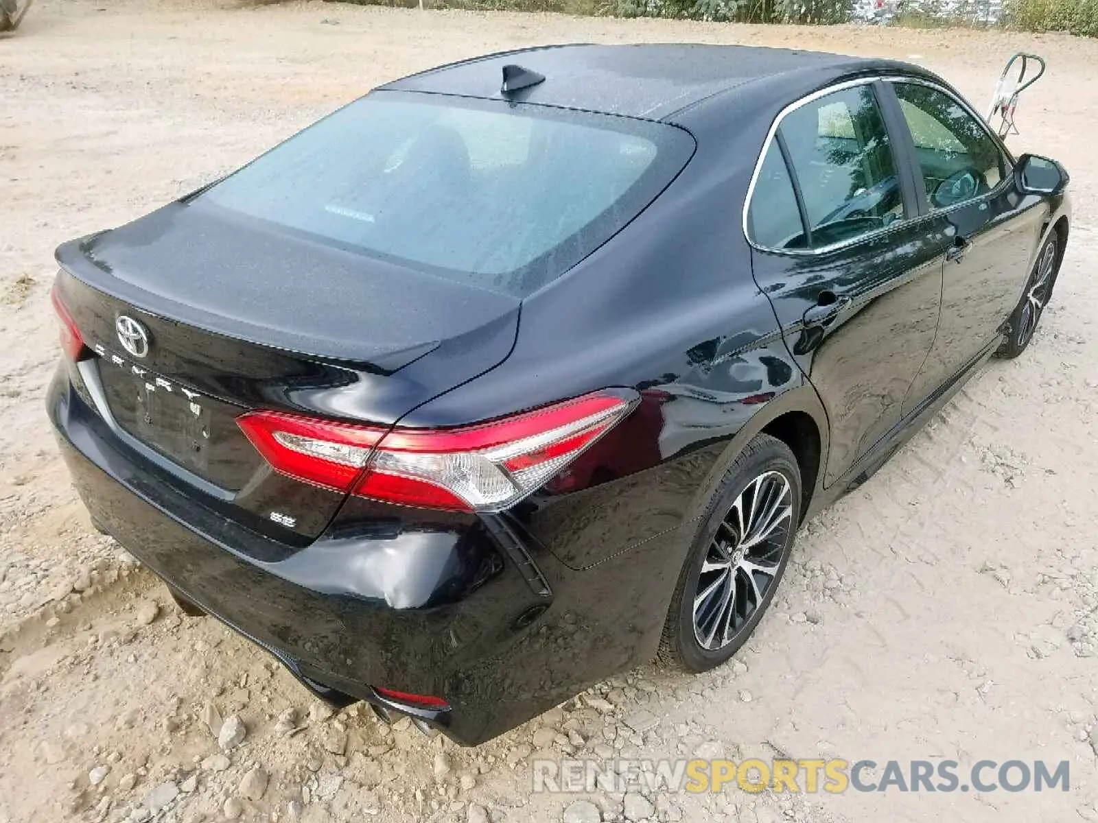 4 Photograph of a damaged car 4T1B11HK5KU204821 TOYOTA CAMRY 2019