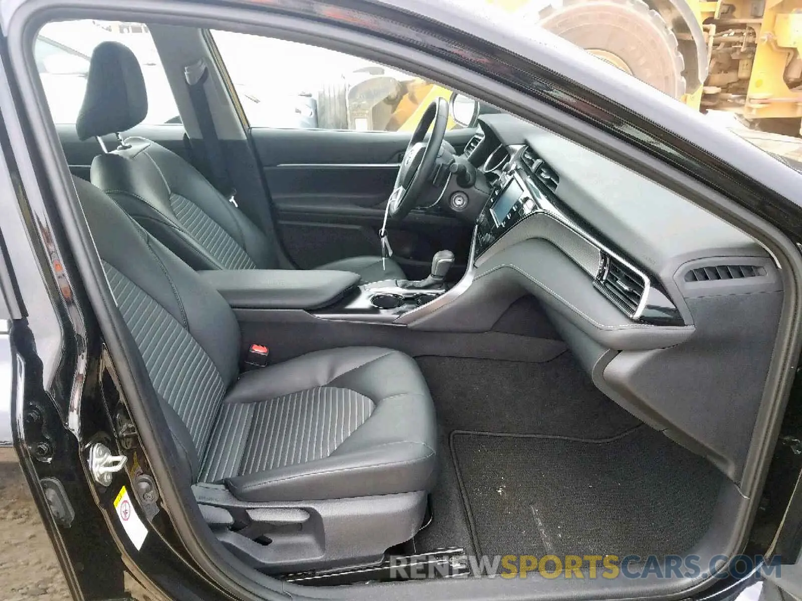 5 Photograph of a damaged car 4T1B11HK5KU204821 TOYOTA CAMRY 2019