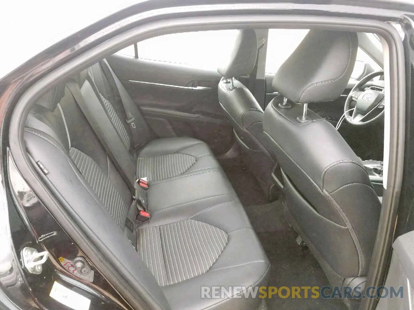 6 Photograph of a damaged car 4T1B11HK5KU204821 TOYOTA CAMRY 2019