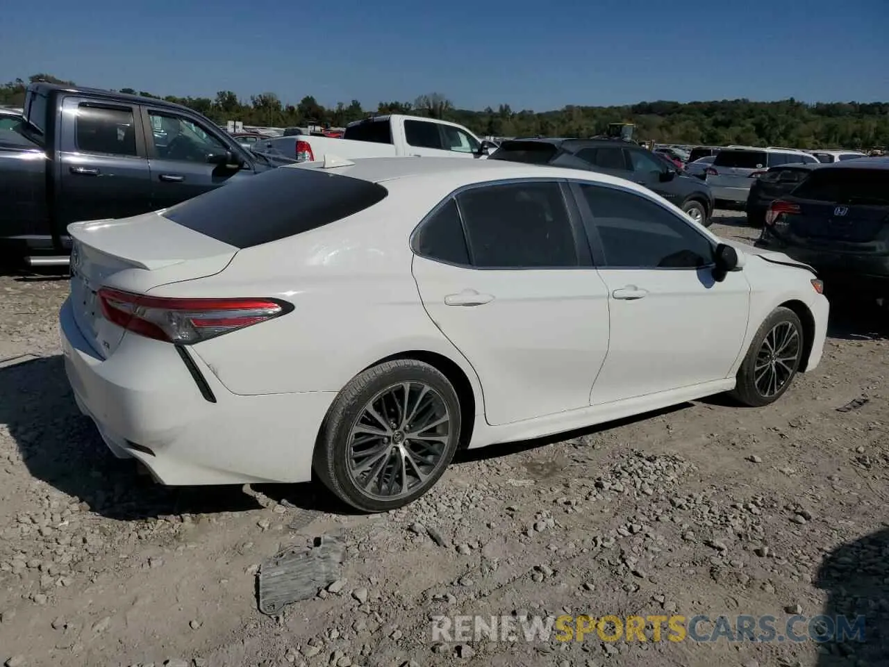 3 Photograph of a damaged car 4T1B11HK5KU206472 TOYOTA CAMRY 2019
